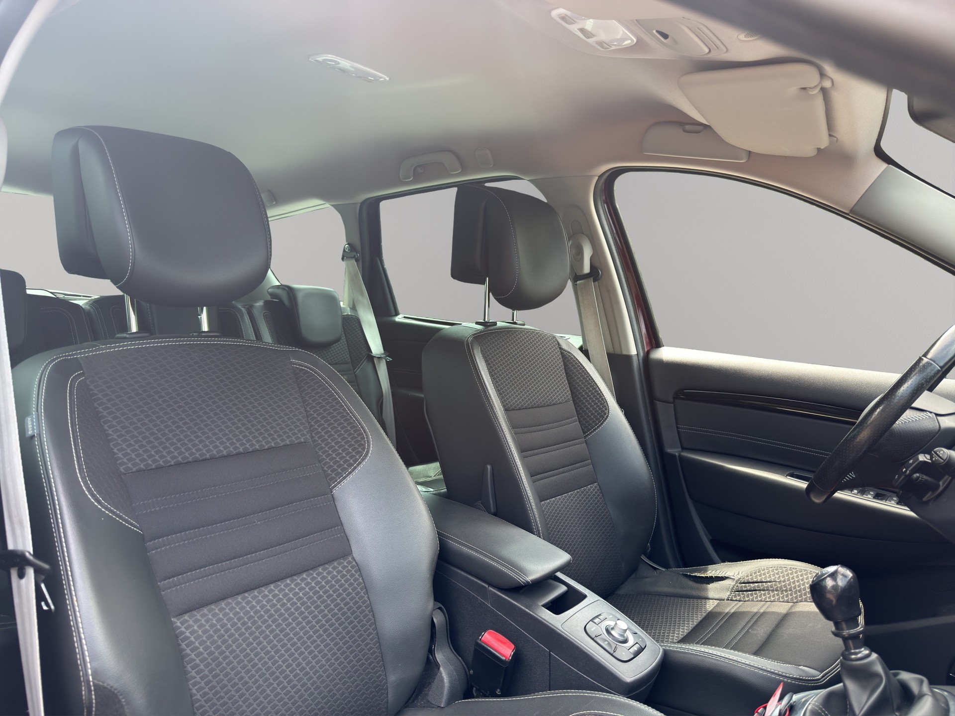 RENAULT Grand Scénic 1.6 dCi Bose-image-19