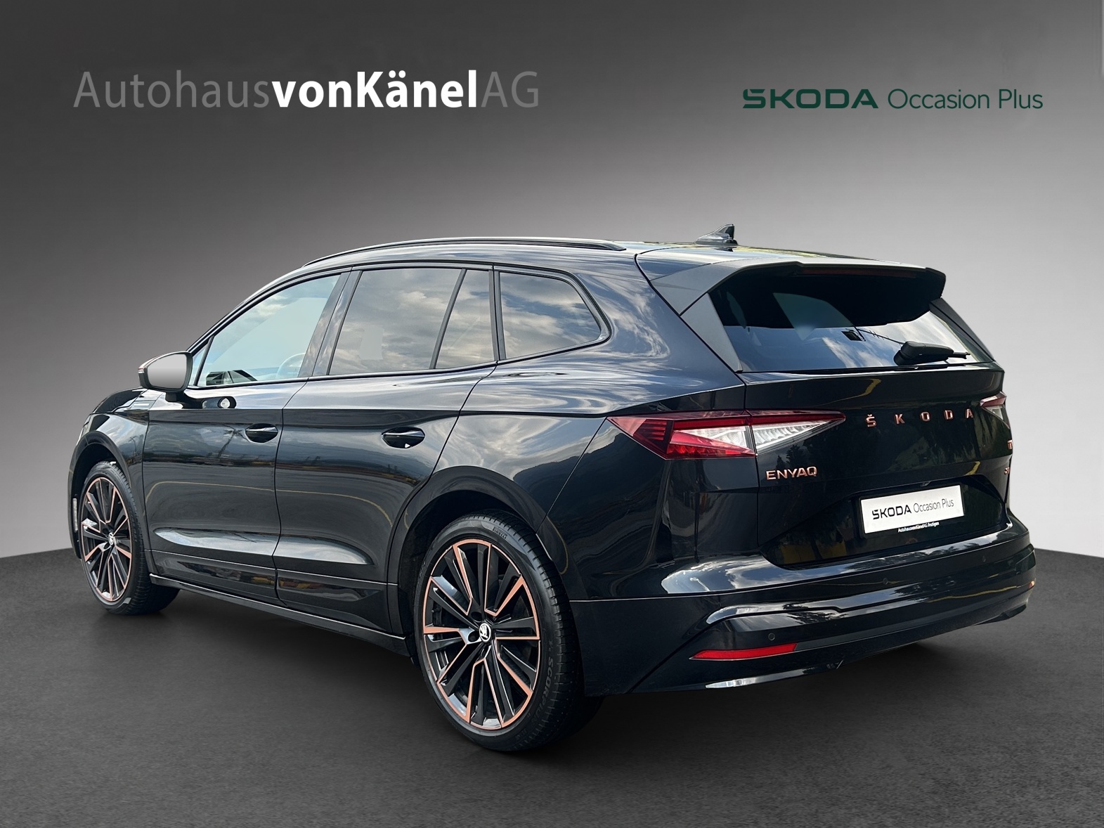 SKODA Enyaq iV 80x Founders Edition-showroom-element-2