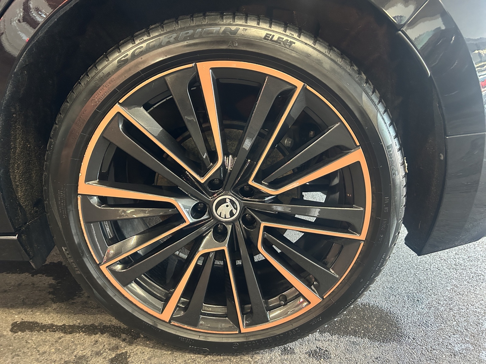 SKODA Enyaq iV 80x Founders Edition-image-12
