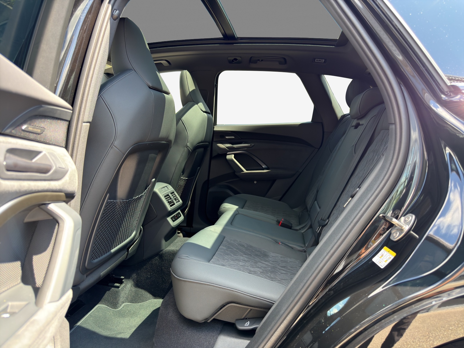 AUDI SQ5 TFSI quattro S-tronic-image-11