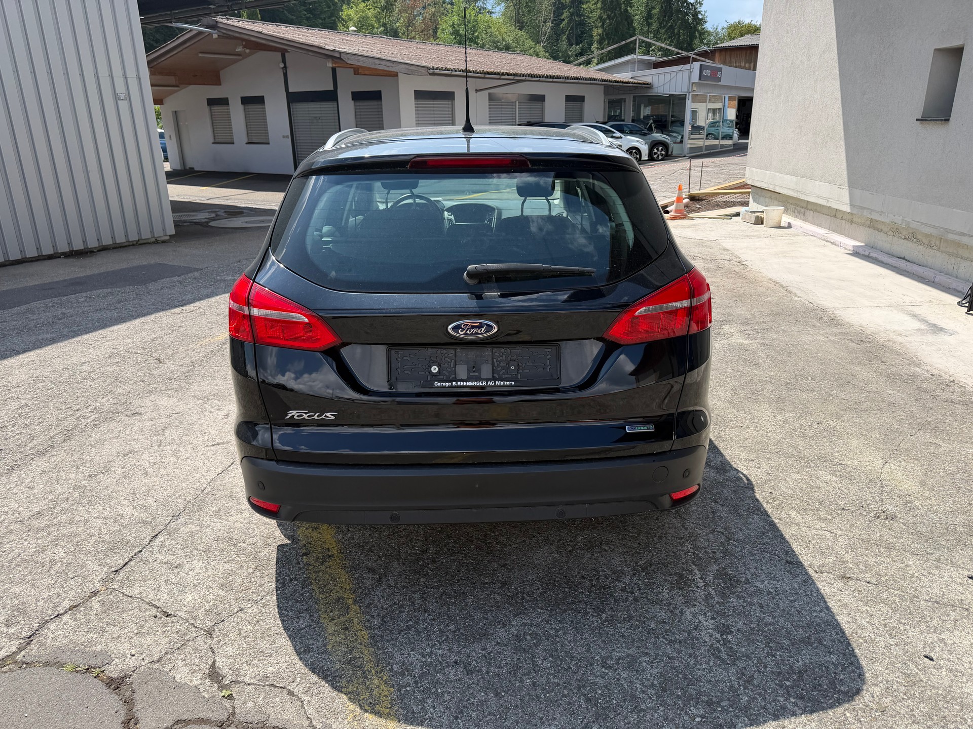 FORD Focus 1.0 SCTi Trend Automatic-image-1