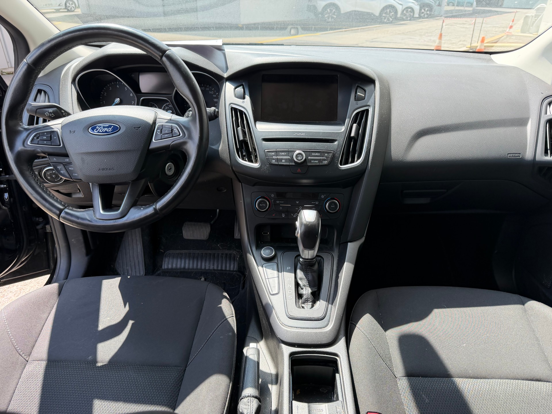FORD Focus 1.0 SCTi Trend Automatic-image-6