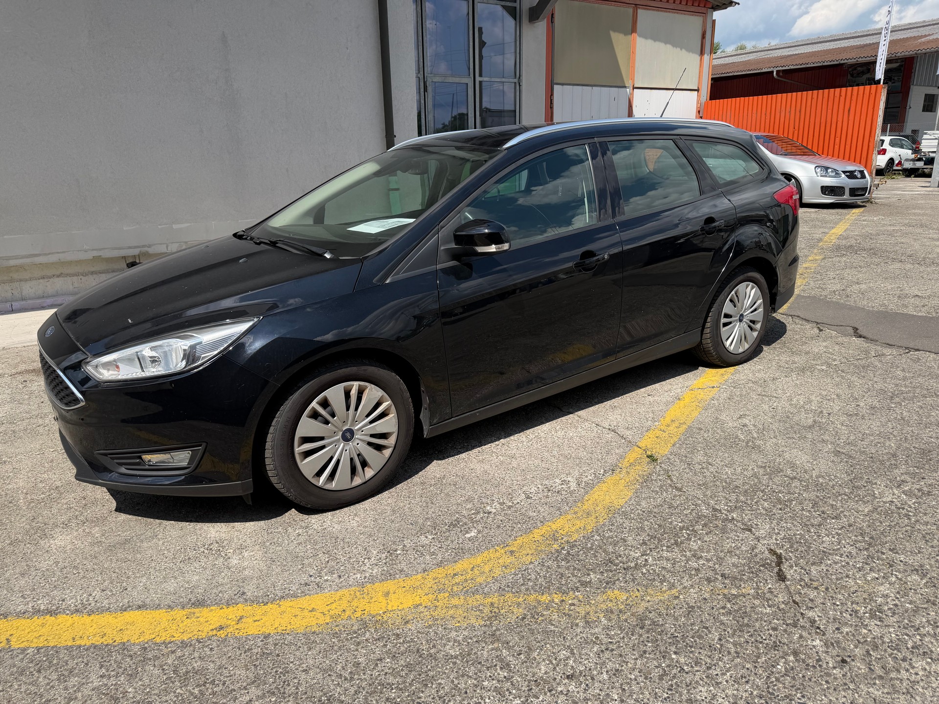 FORD Focus 1.0 SCTi Trend Automatic-image-3
