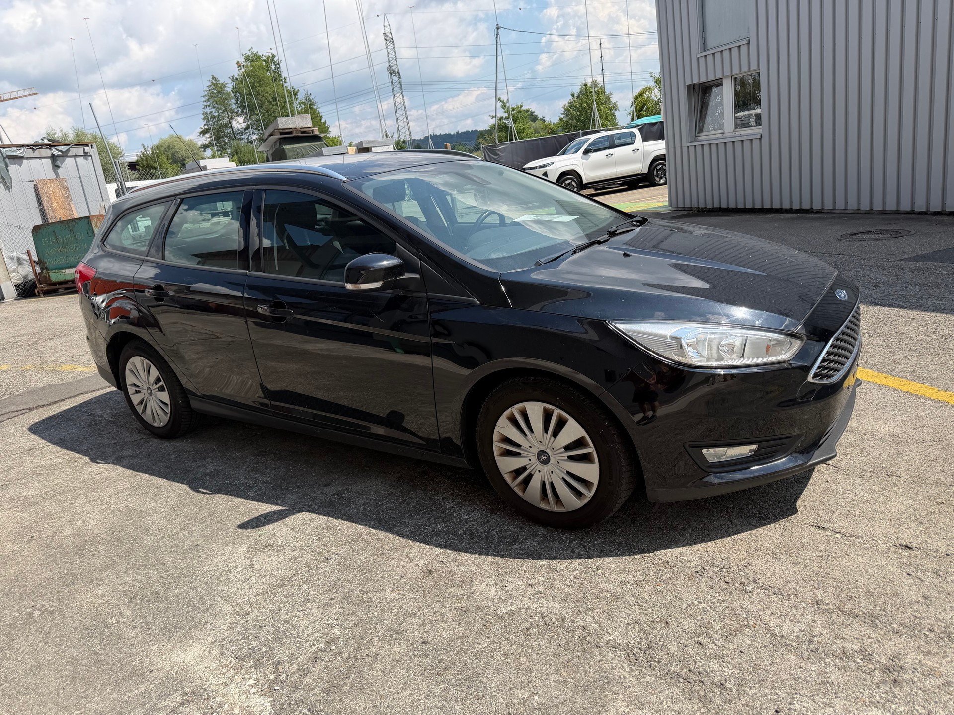 FORD Focus 1.0 SCTi Trend Automatic-image-2