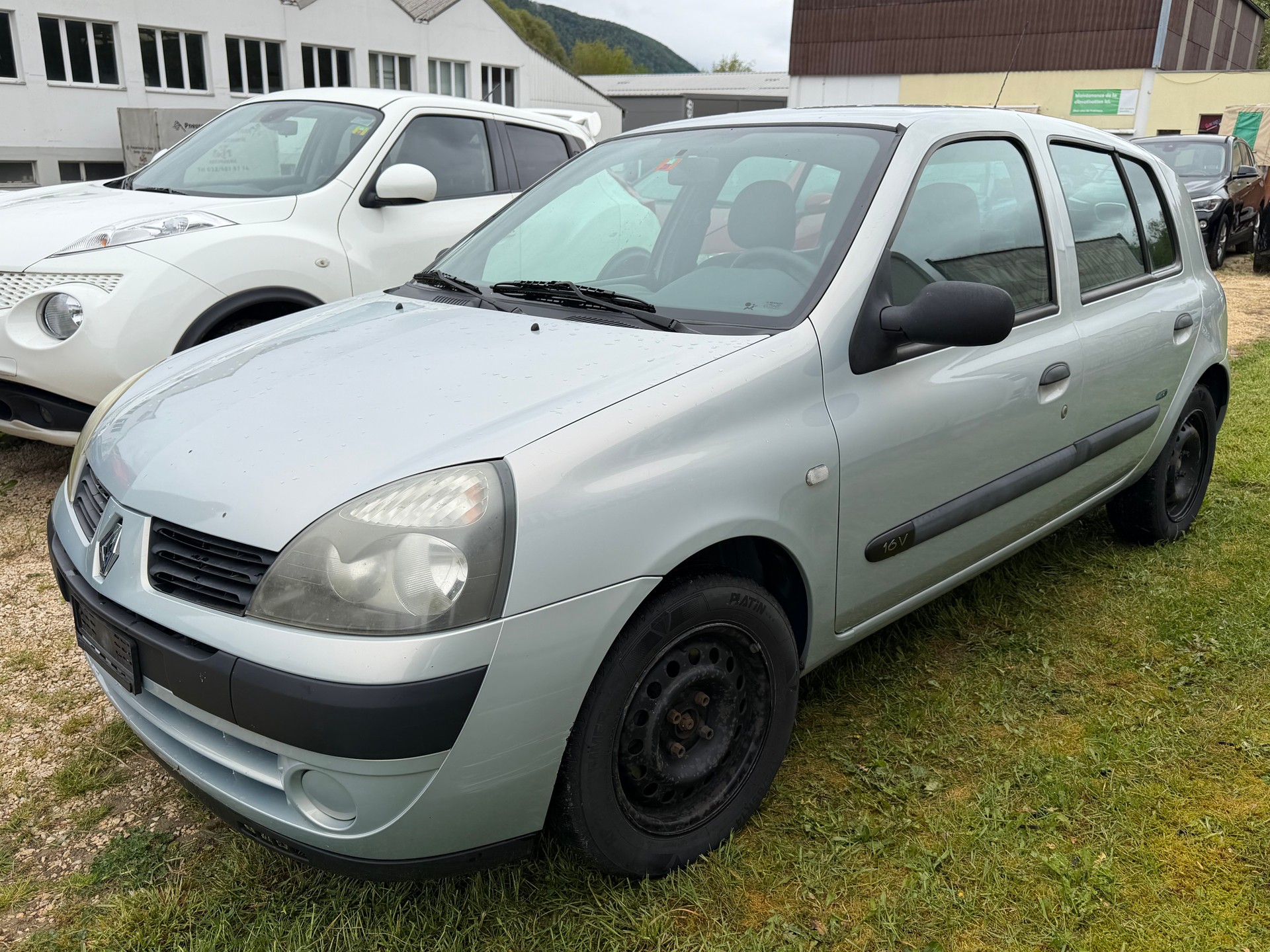 RENAULT Clio 1.2 16V Authentique Pack