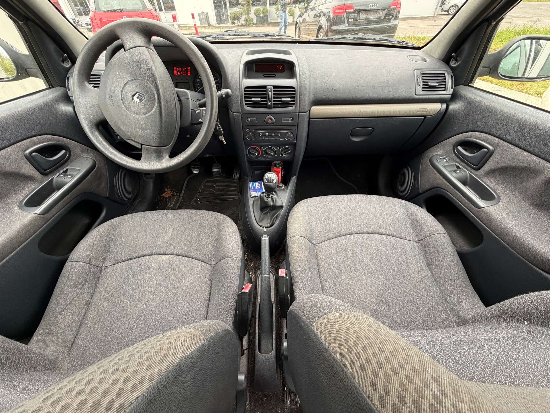 RENAULT Clio 1.2 16V Authentique Pack-image-8