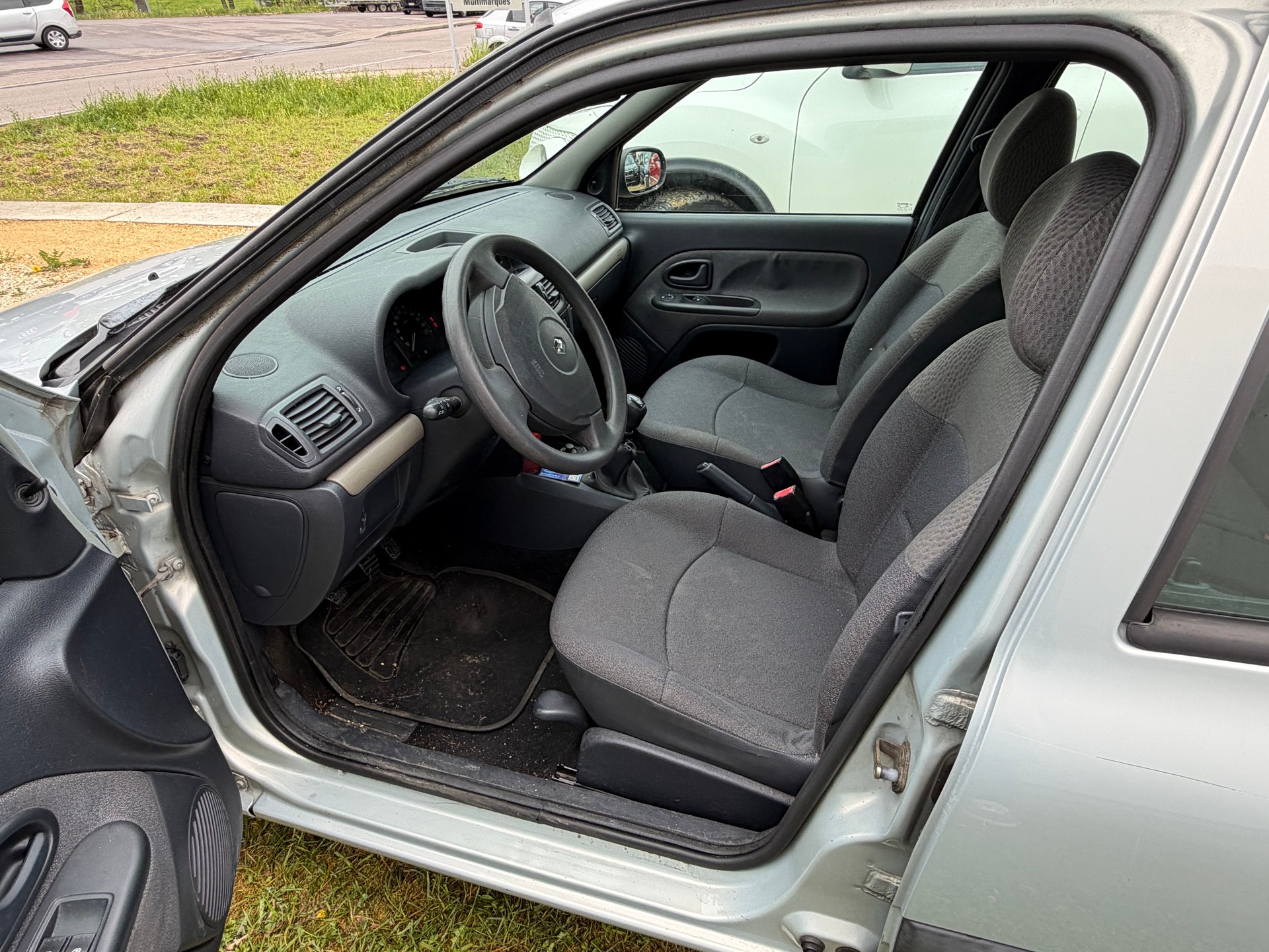 RENAULT Clio 1.2 16V Authentique Pack-image-10