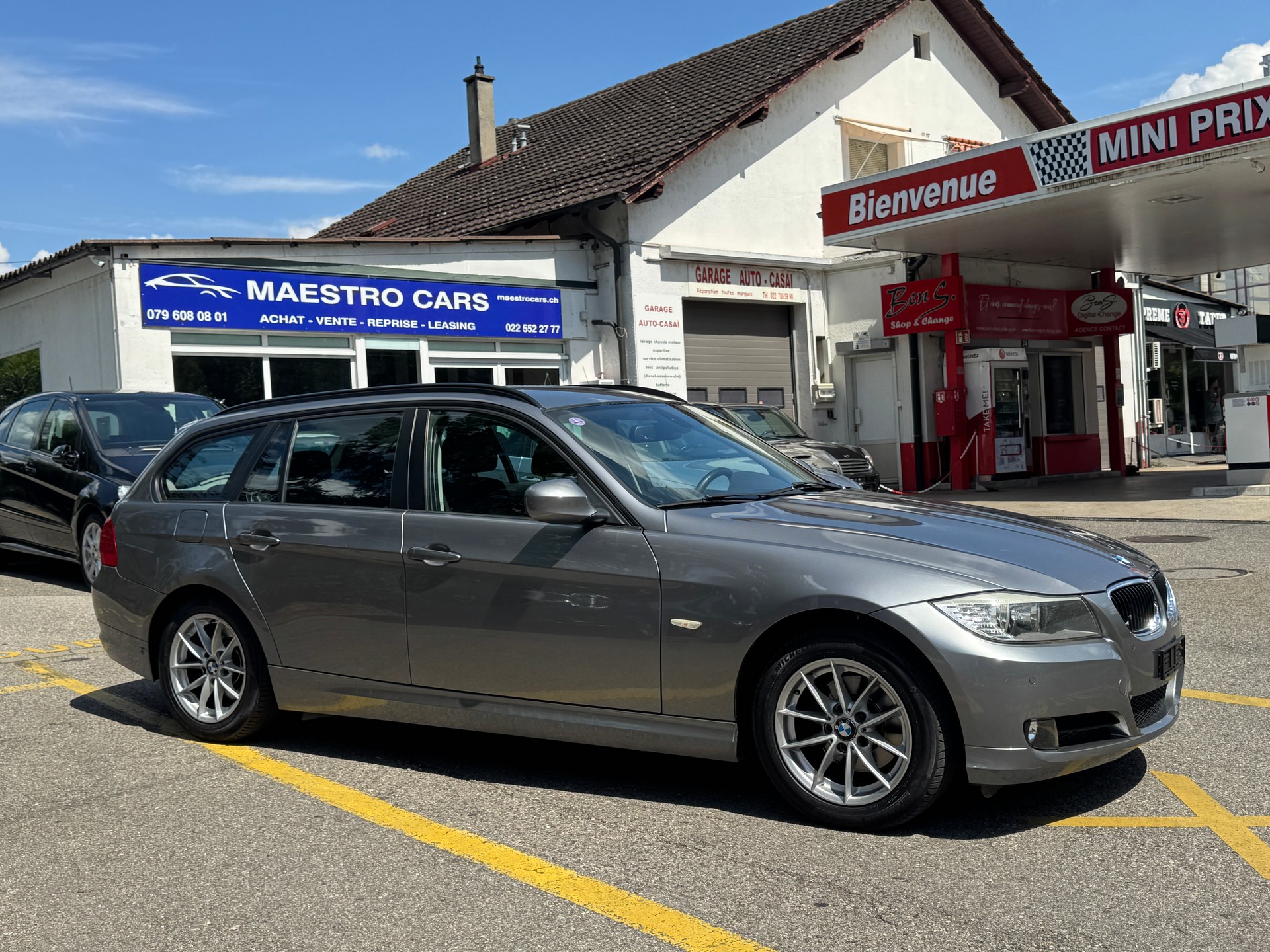 BMW 318i Touring-image-2