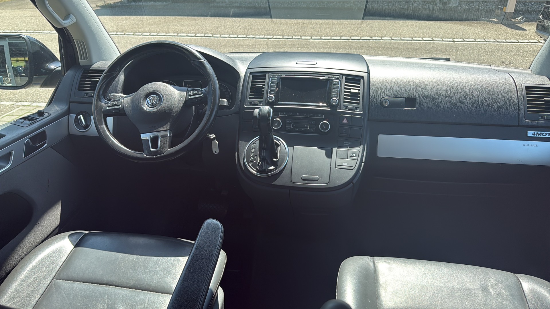 VW T5 Multivan 2.0 Bi-TDI CR Comfortline Cup 4Mot DSG-image-23