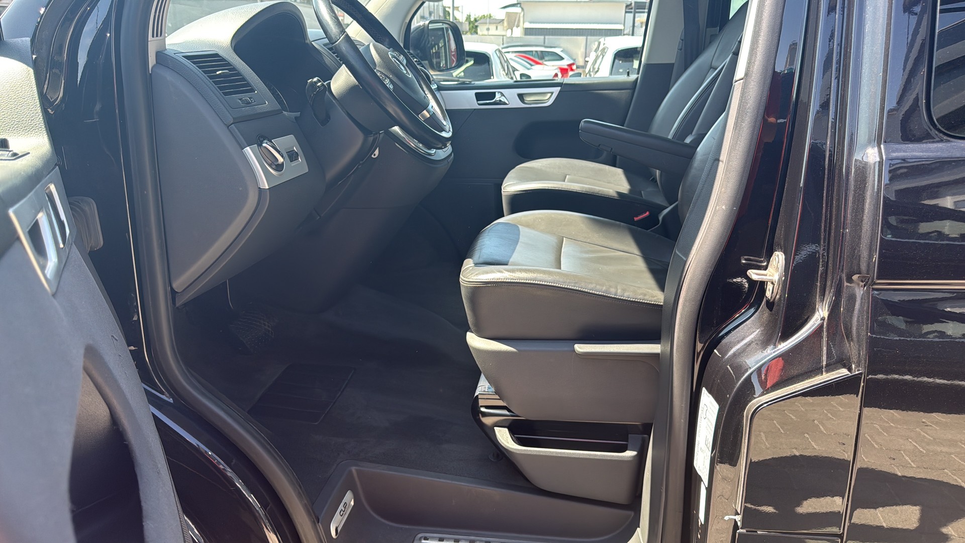VW T5 Multivan 2.0 Bi-TDI CR Comfortline Cup 4Mot DSG-image-18