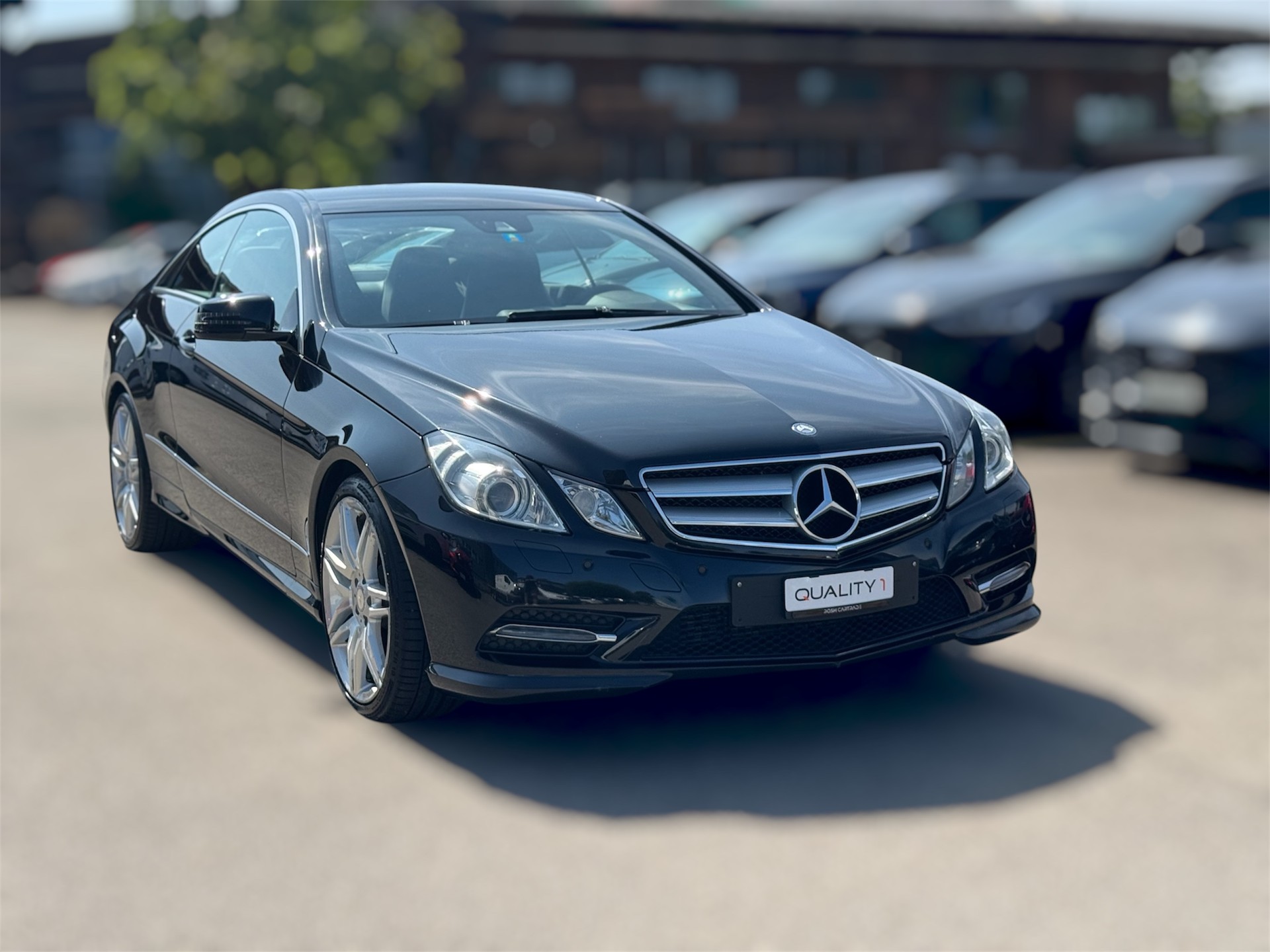 MERCEDES-BENZ E 200-image-0