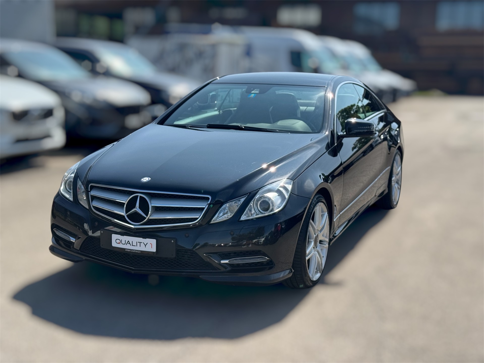 MERCEDES-BENZ E 200-image-6