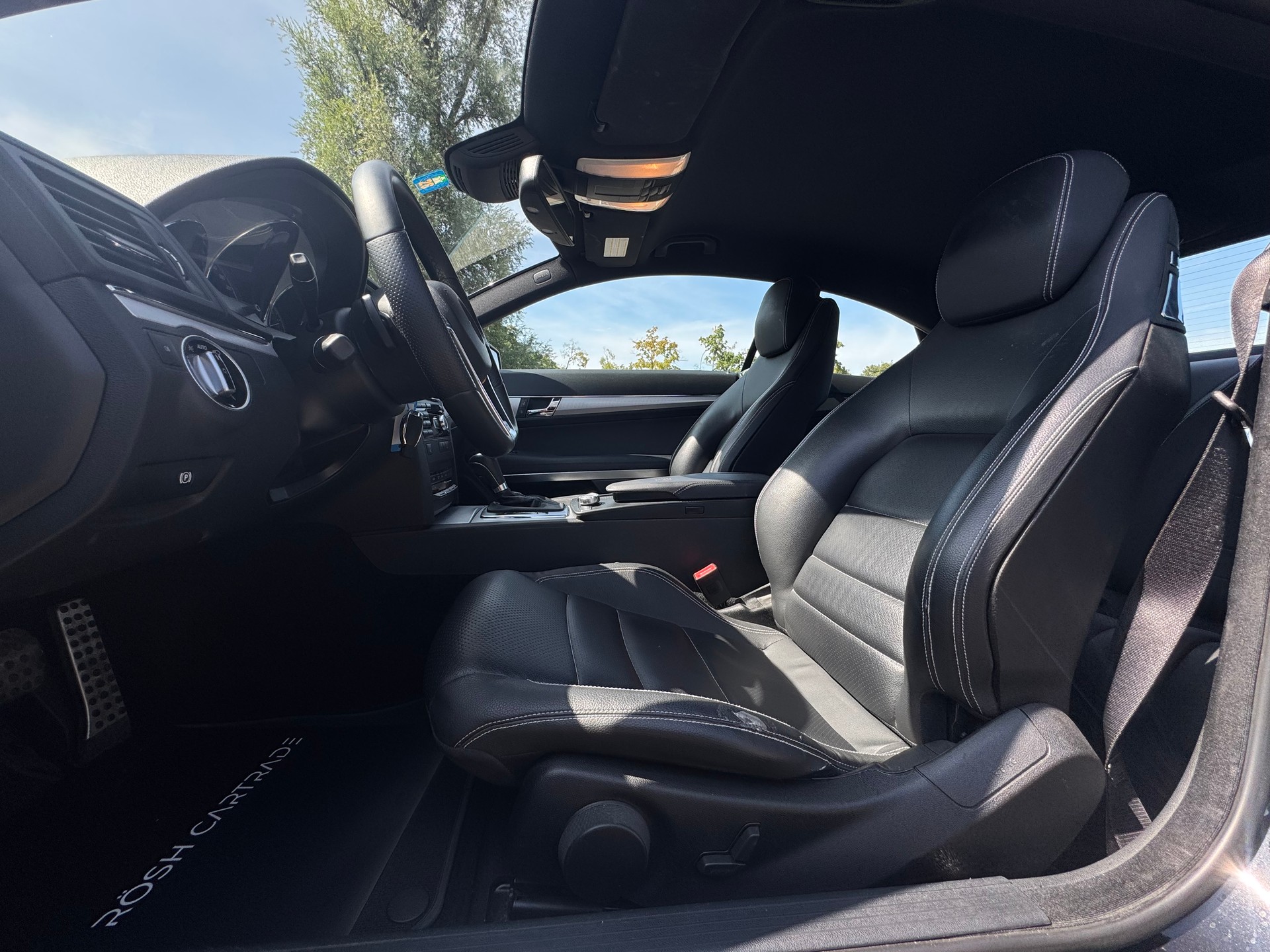 MERCEDES-BENZ E 200-image-12
