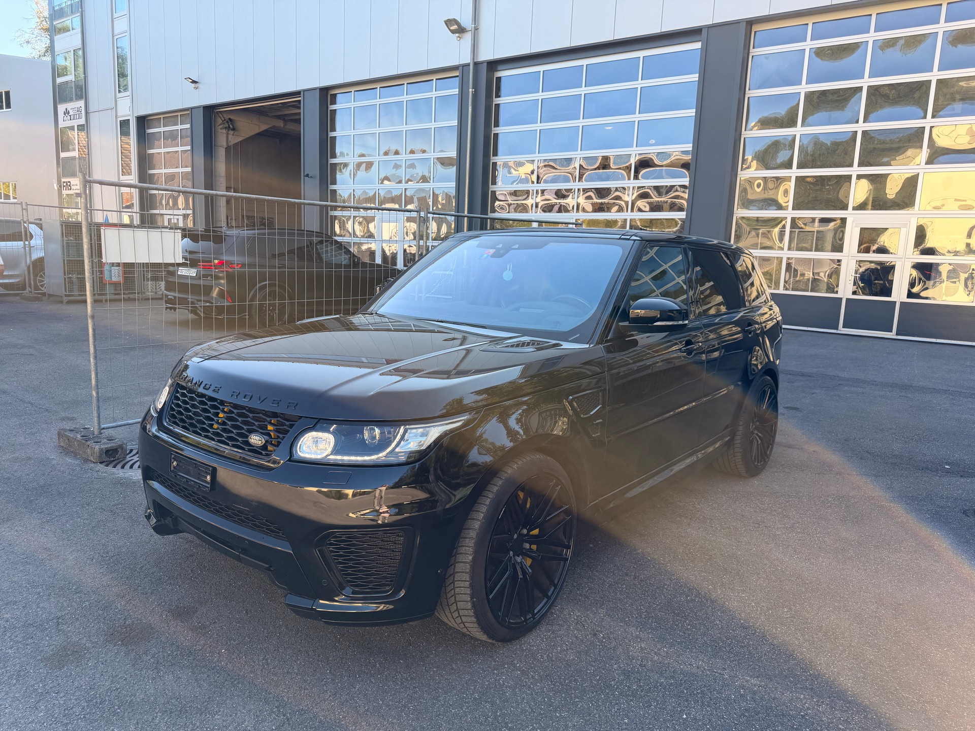 LAND ROVER Range Rover Sport 5.0 V8 SVR-image-6