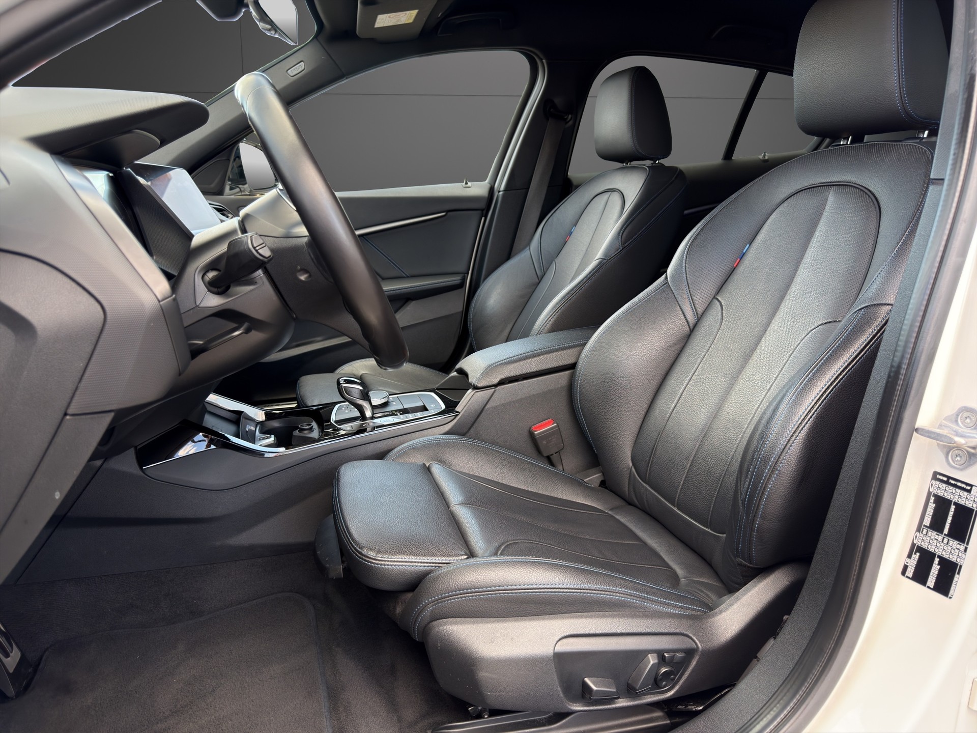 BMW 120i M Sport Steptronic-image-10
