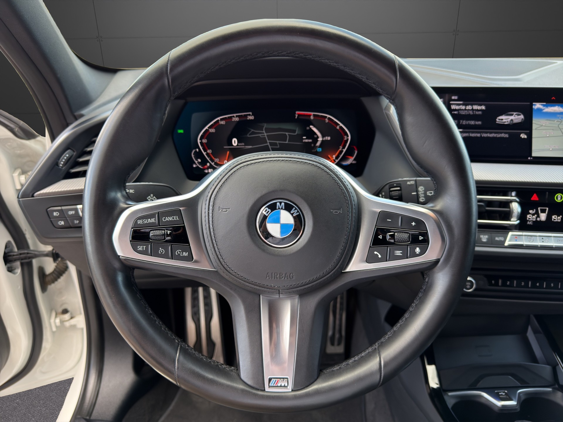 BMW 120i M Sport Steptronic-image-11