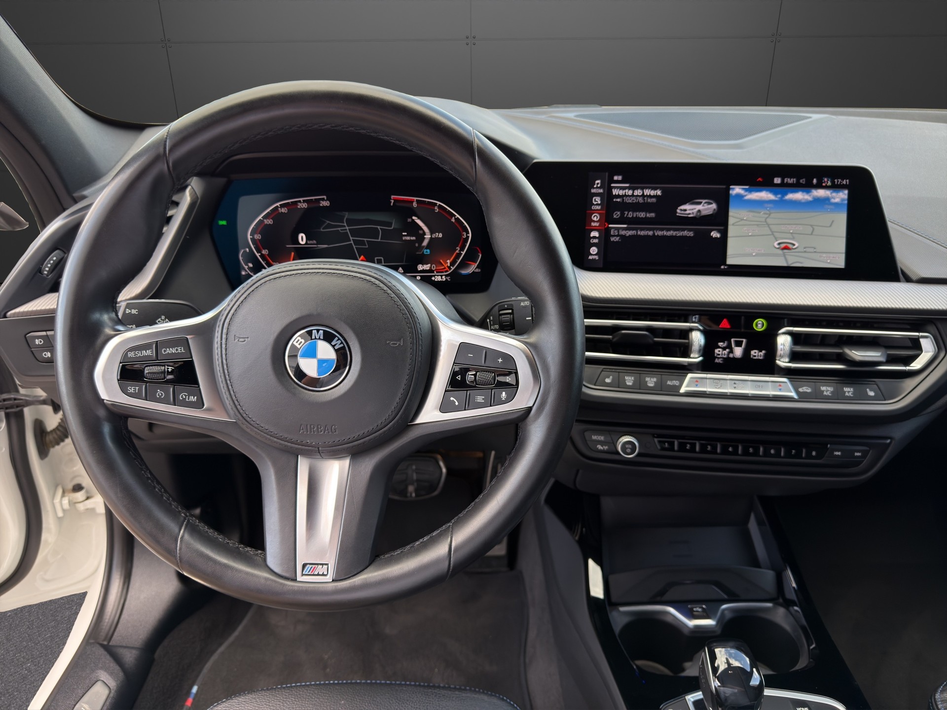 BMW 120i M Sport Steptronic-image-12
