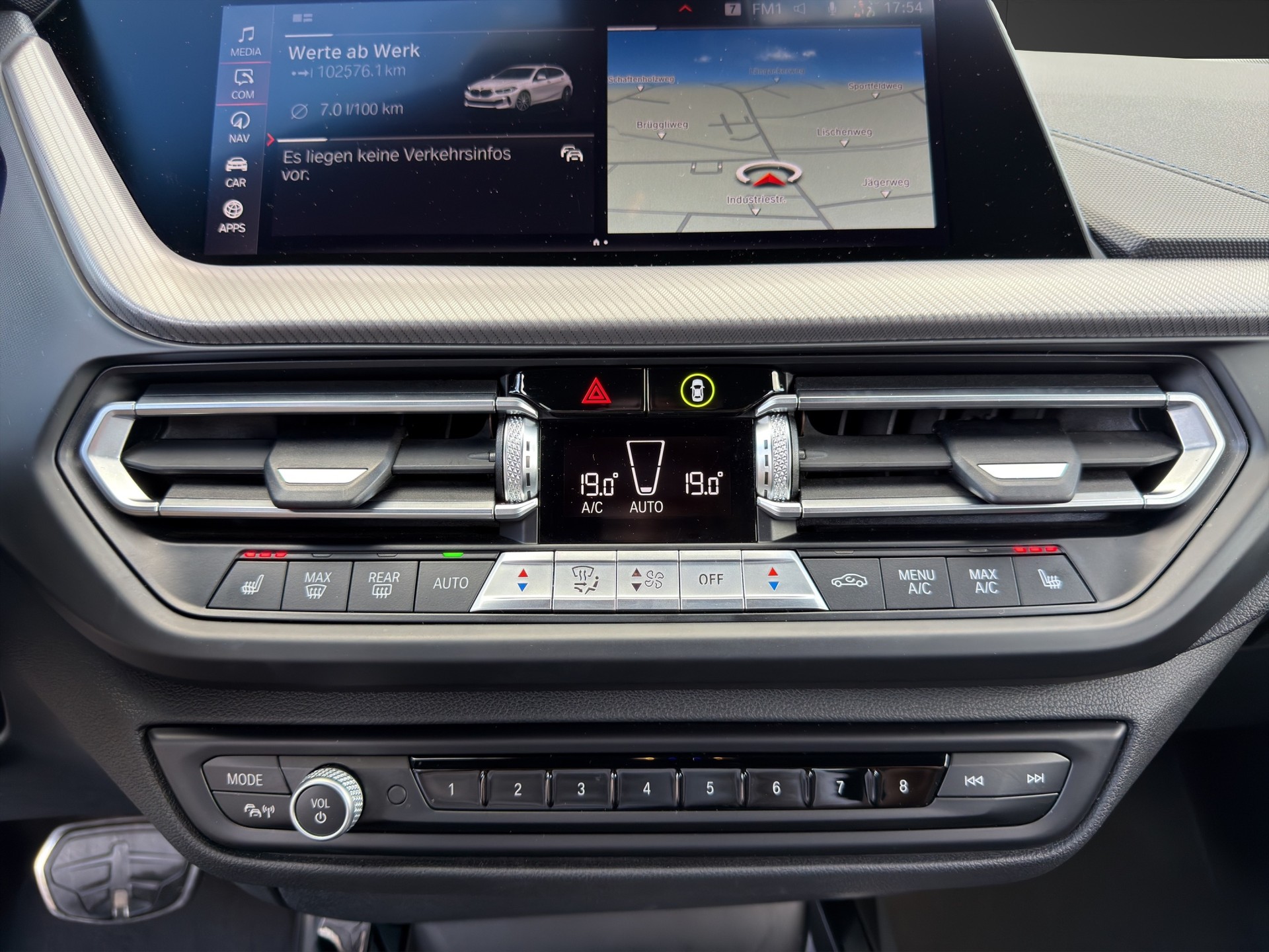 BMW 120i M Sport Steptronic-image-16
