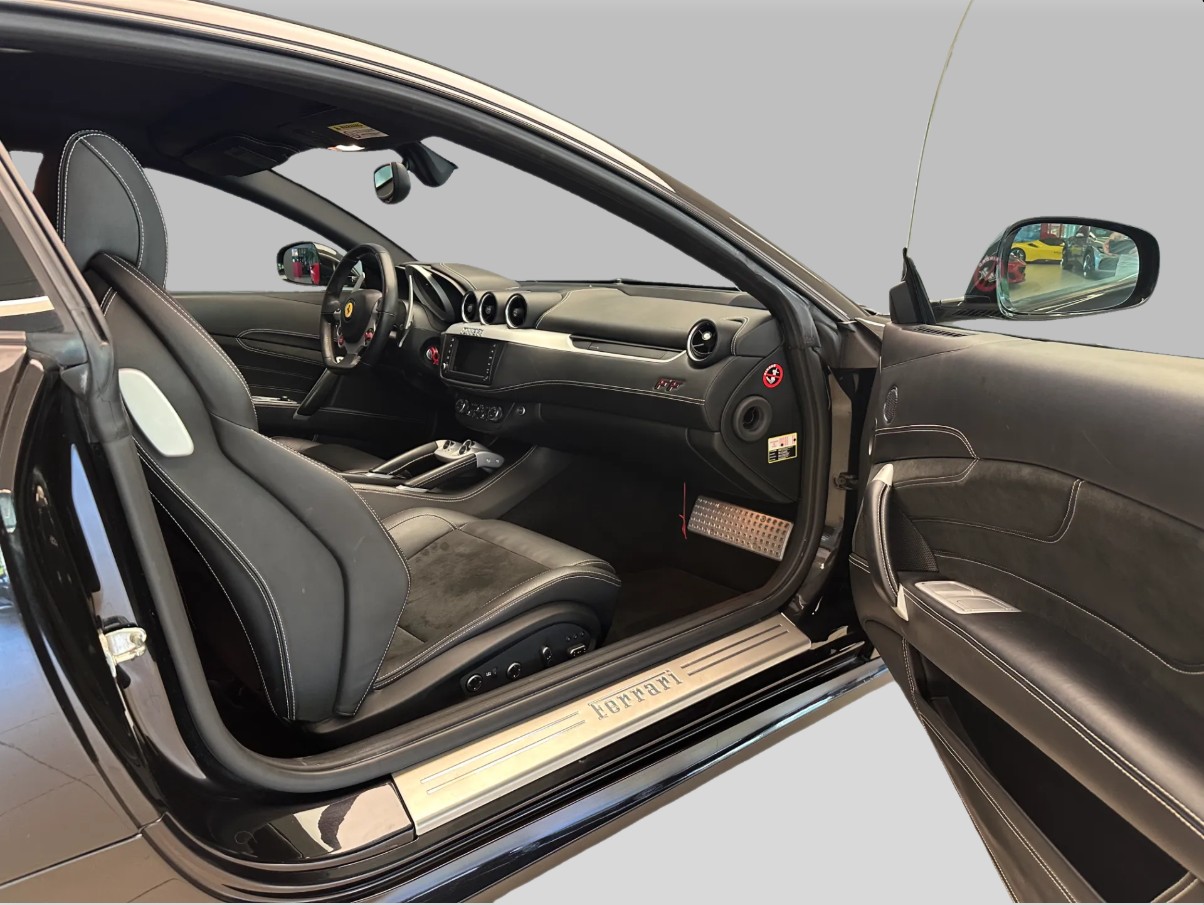 FERRARI FF-image-8