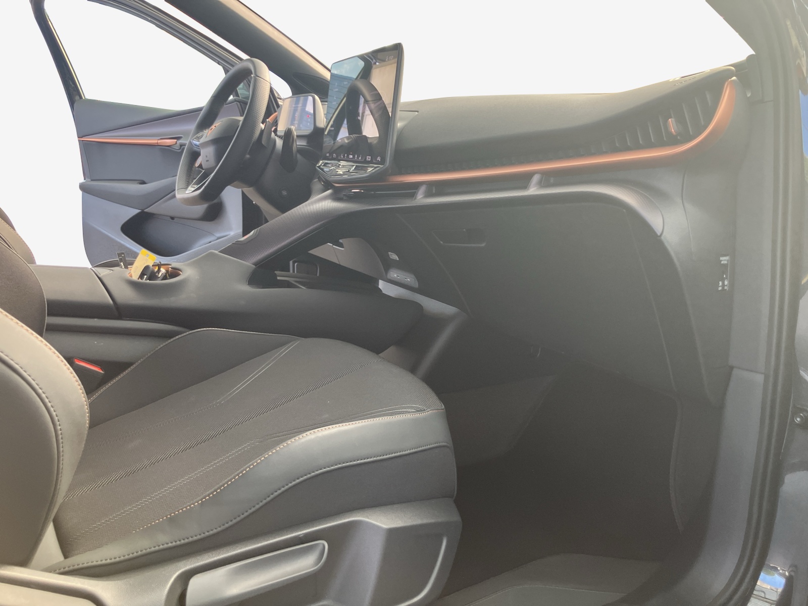 CUPRA Tavascan Type 8 77 kWh VZ-image-14