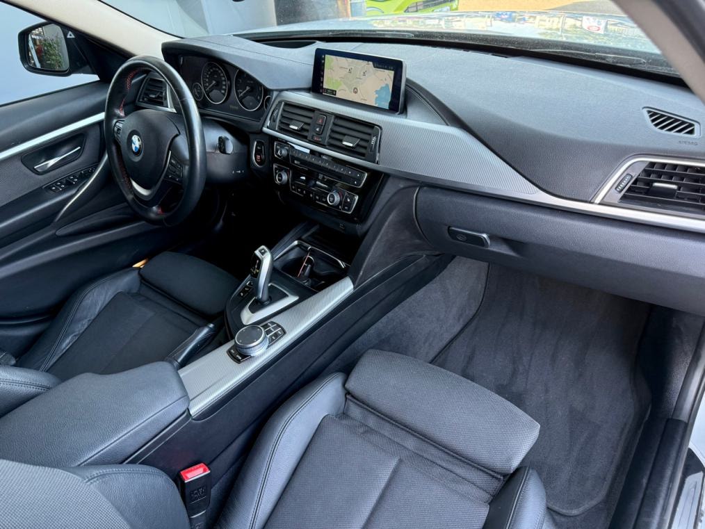 BMW 320d xDrive Touring Edition Sport Line Steptronic-image-8