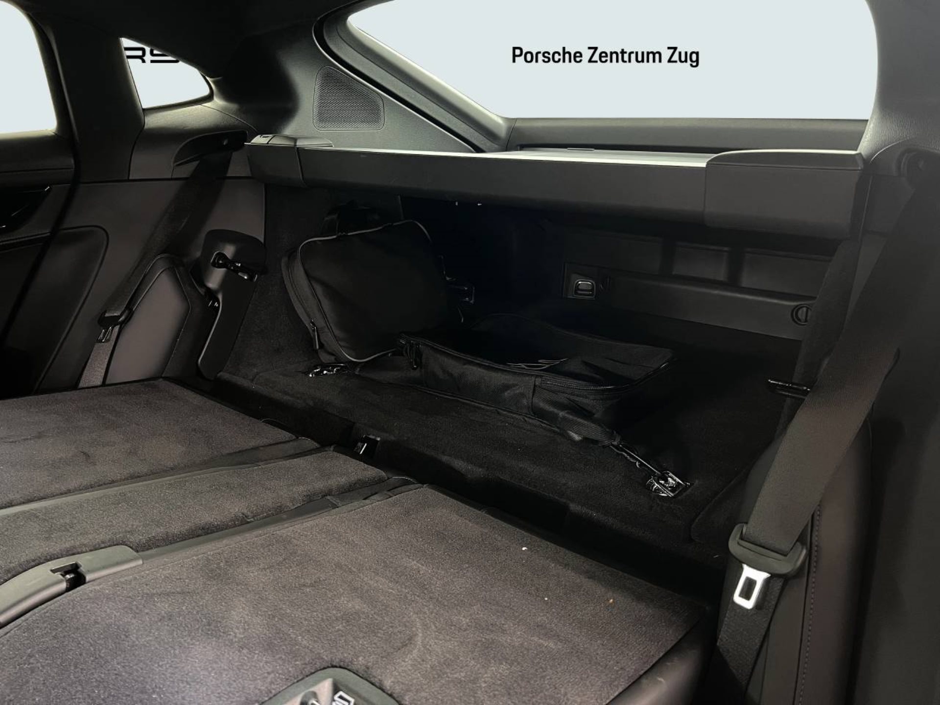 PORSCHE Panamera 4S E-Hybrid-image-24