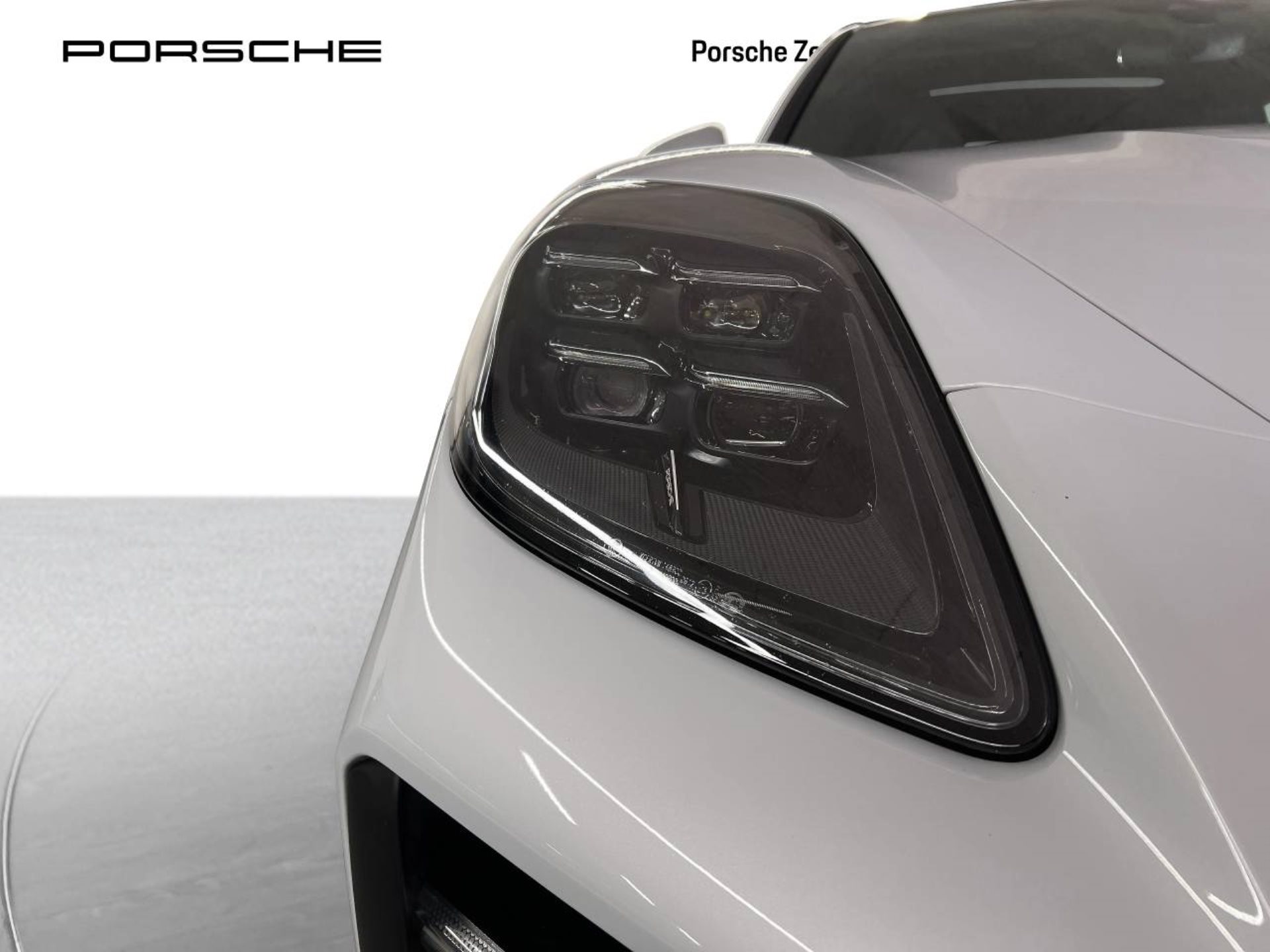 PORSCHE Panamera 4S E-Hybrid-image-11