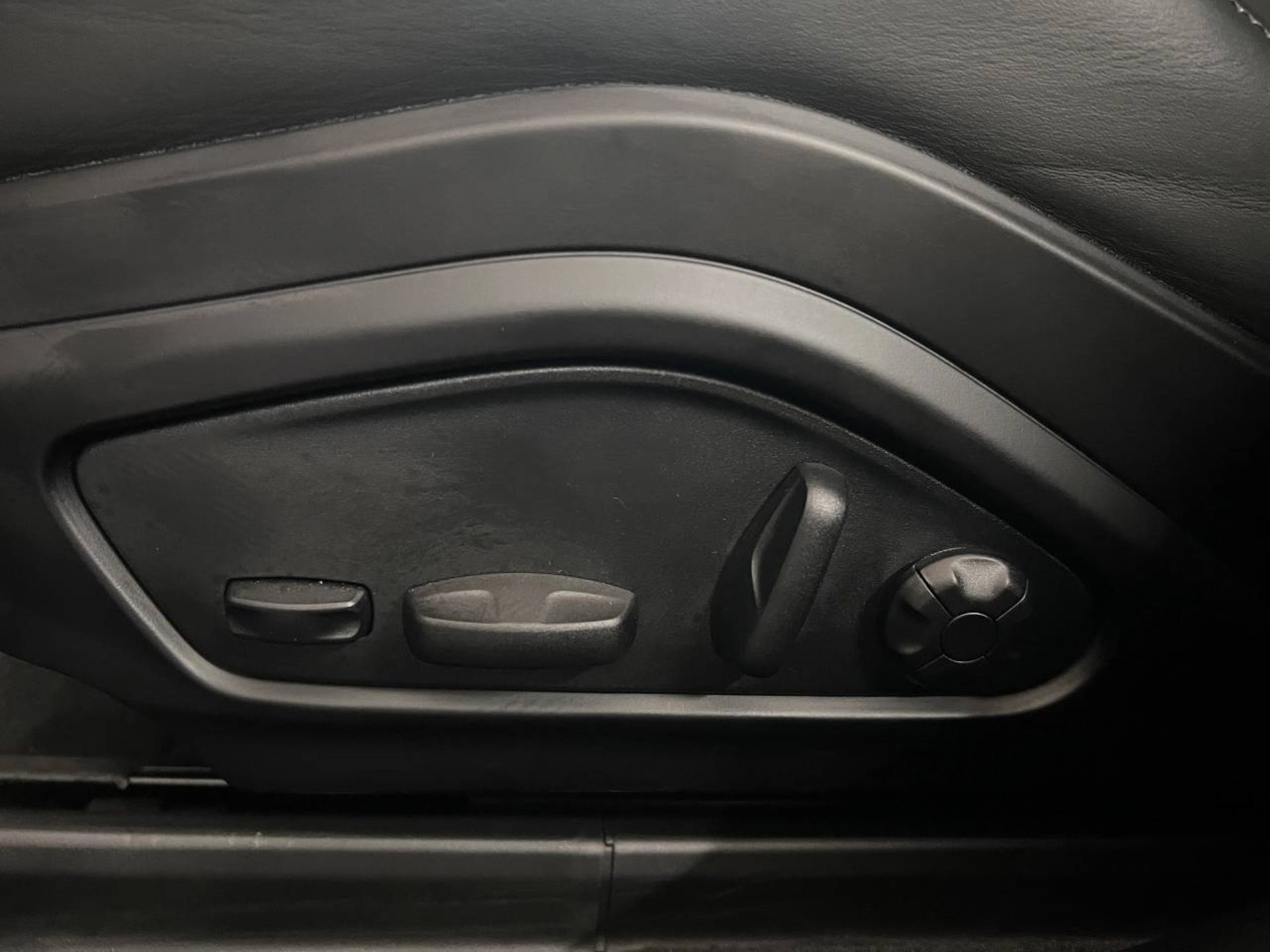 PORSCHE Panamera 4S E-Hybrid-image-21