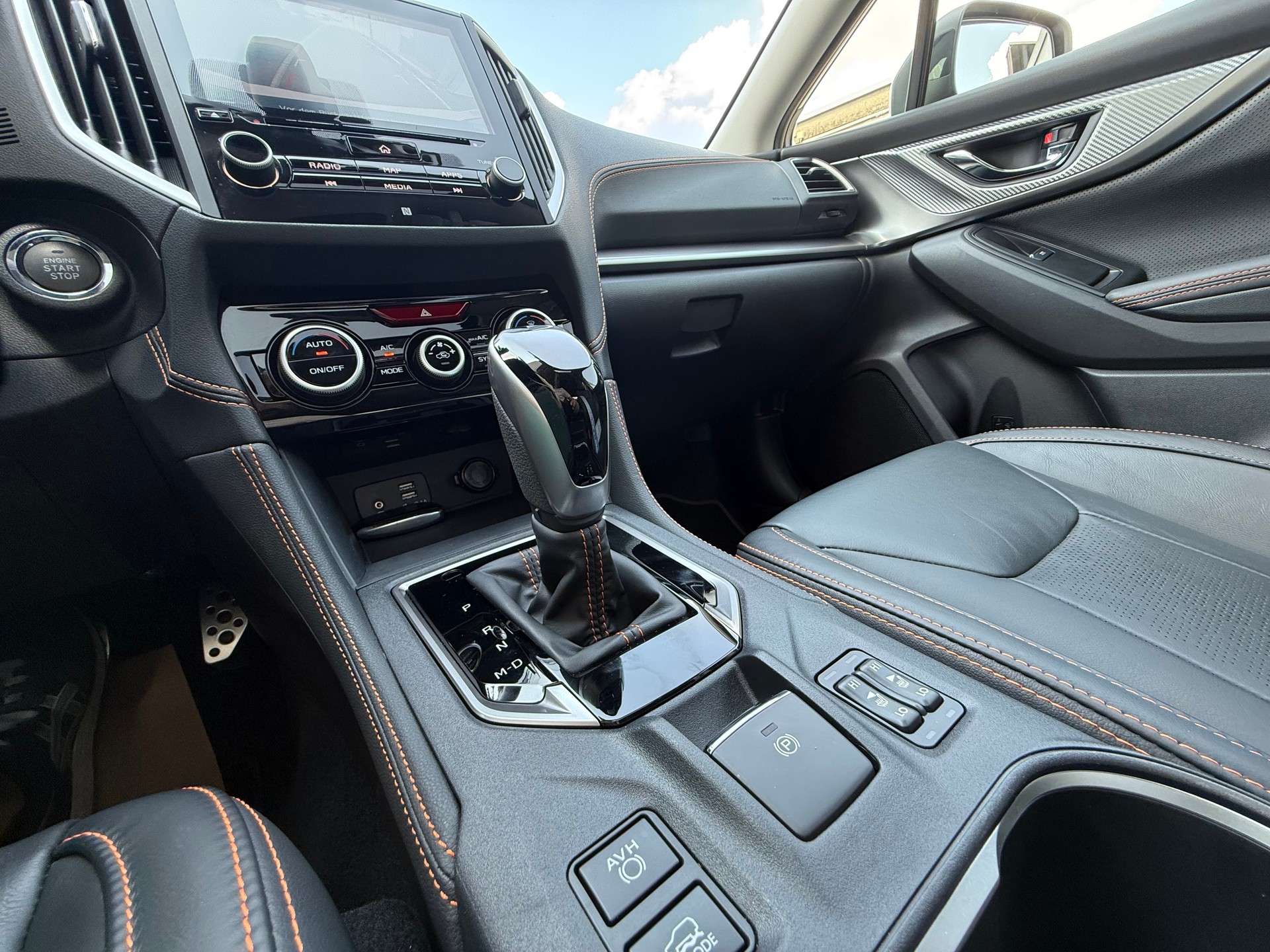 SUBARU XV 2.0 e-Boxer Luxury AWD Lineartronic *Frisch ab MFK *Ab Service *Lederausstattung *Spurwechselwarn.Ass. *Keyless Entry/Start-image-13