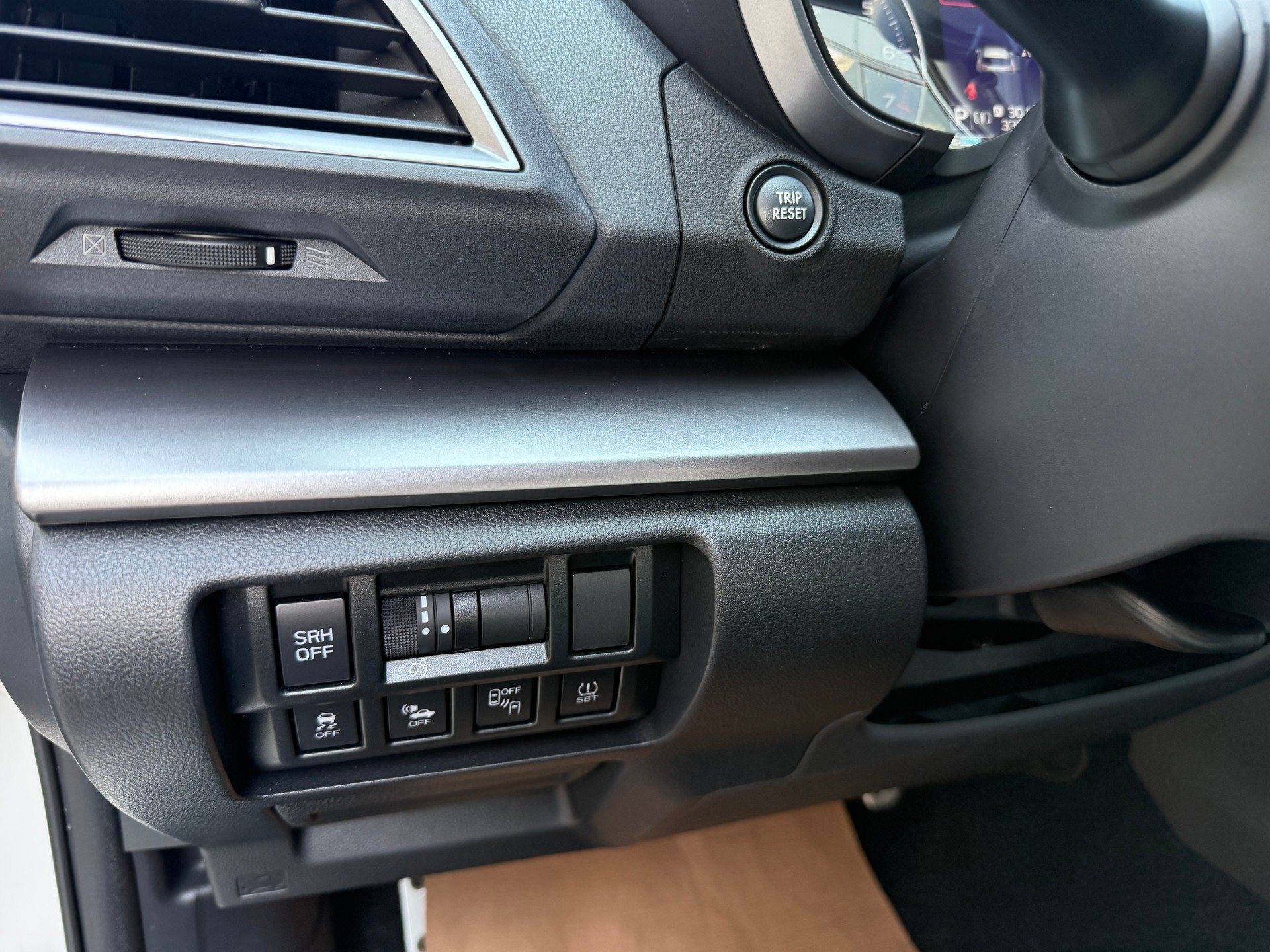 SUBARU XV 2.0 e-Boxer Luxury AWD Lineartronic *Frisch ab MFK *Ab Service *Lederausstattung *Spurwechselwarn.Ass. *Keyless Entry/Start-image-9