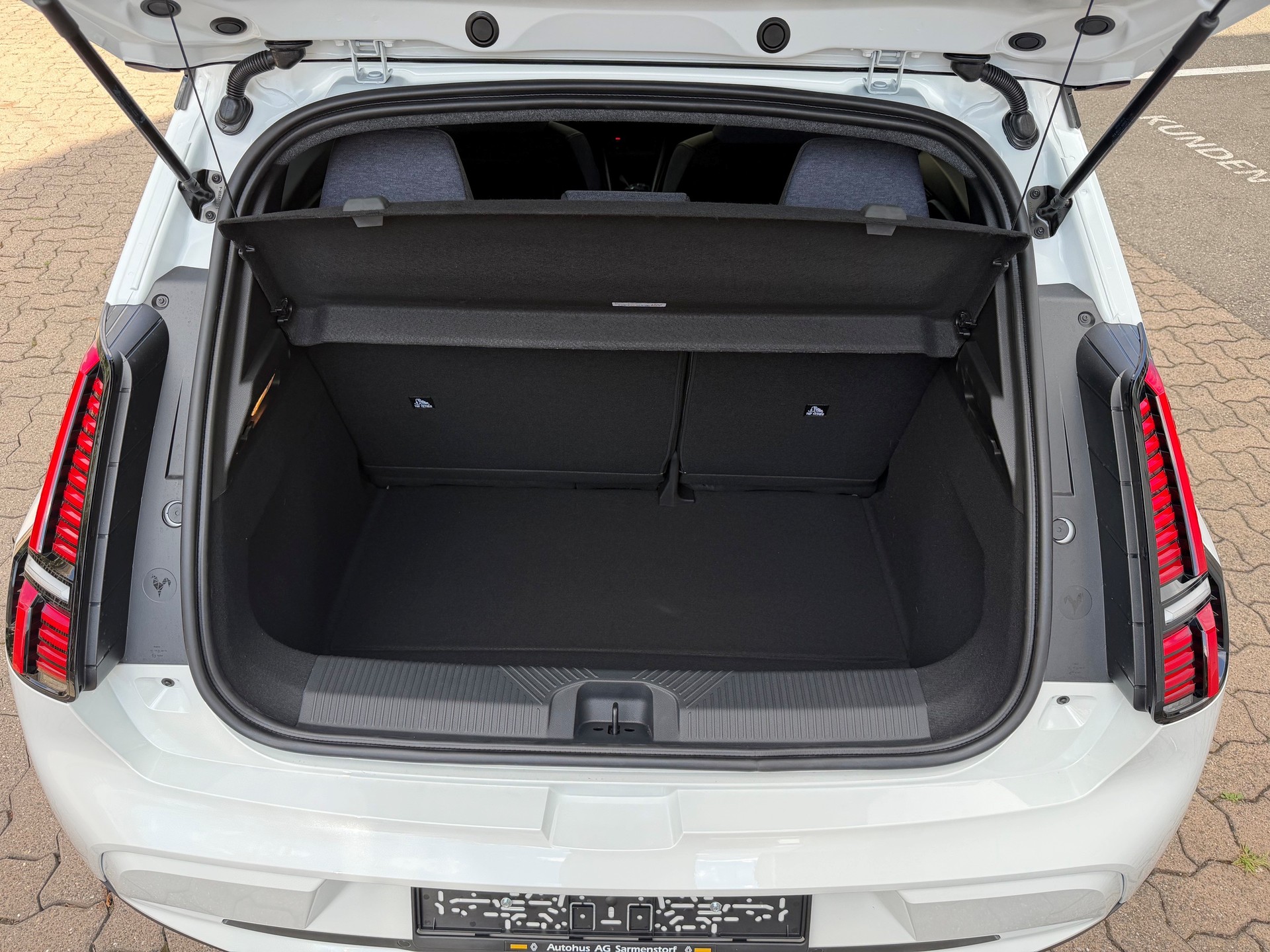 RENAULT R5 E-Tech Comfort Range 52 kWh Techno-image-12