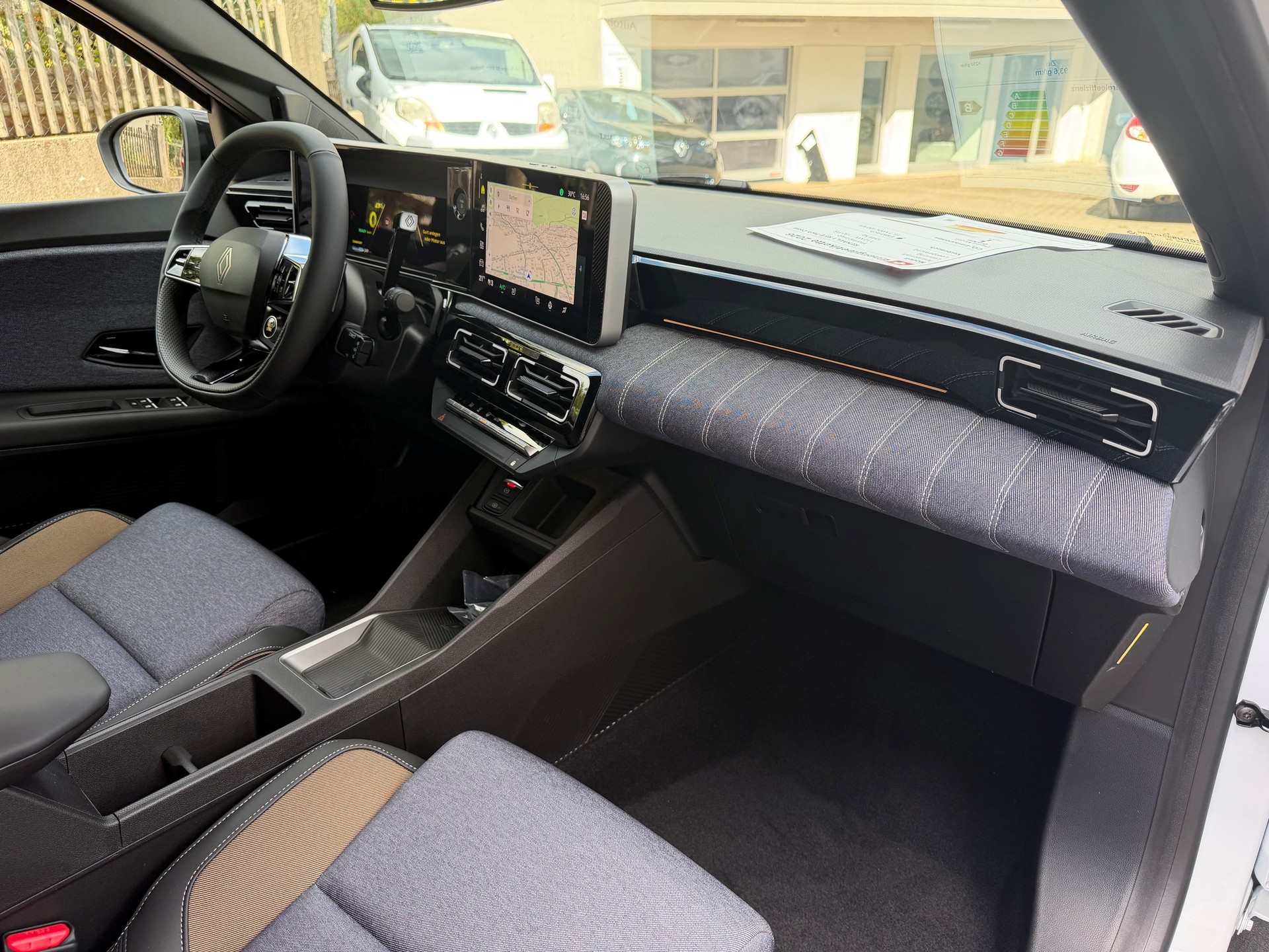 RENAULT R5 E-Tech Comfort Range 52 kWh Techno-image-7