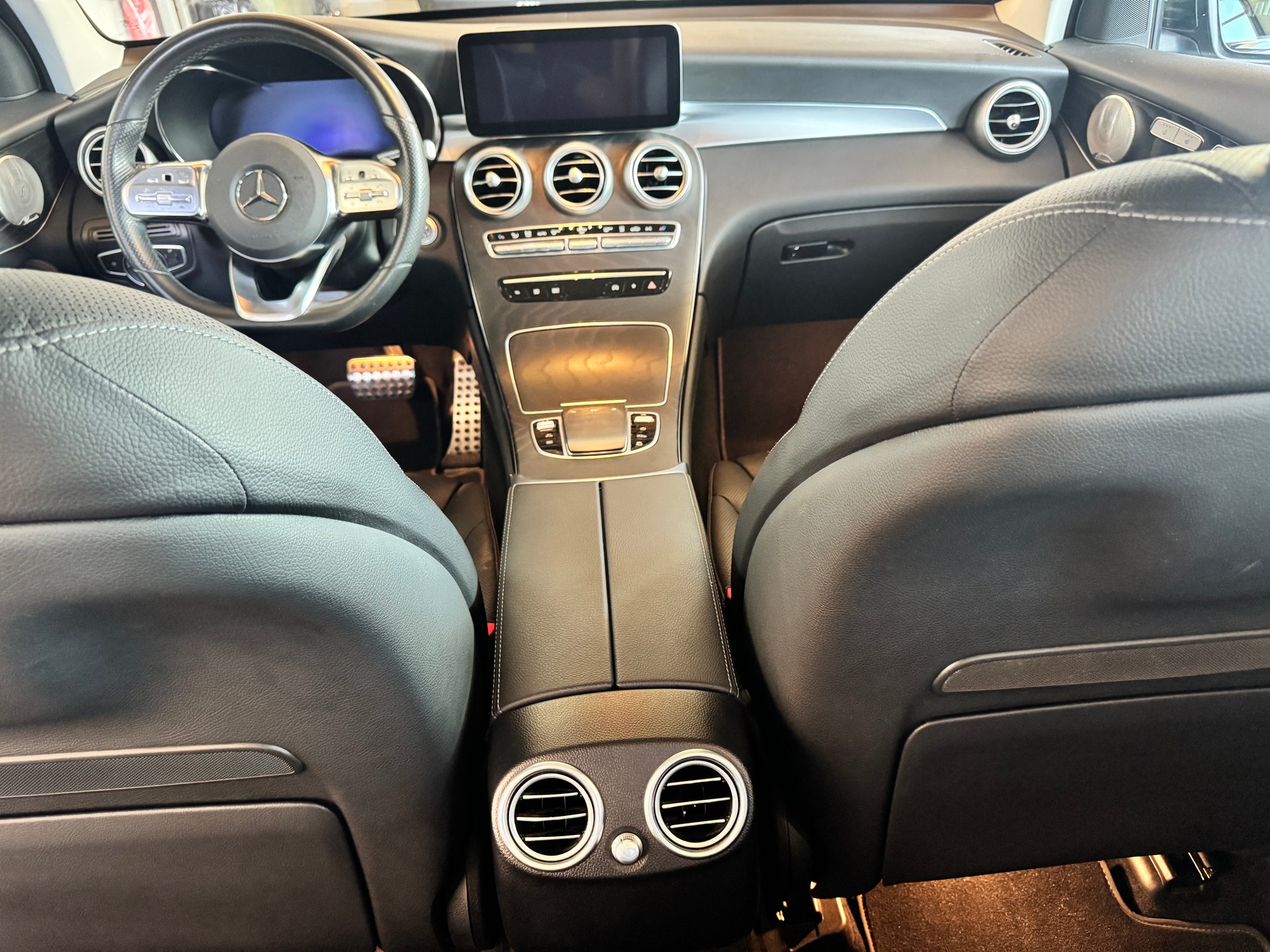 MERCEDES-BENZ GLC 300 e AMG Line 4Matic 9G-Tronic-image-4