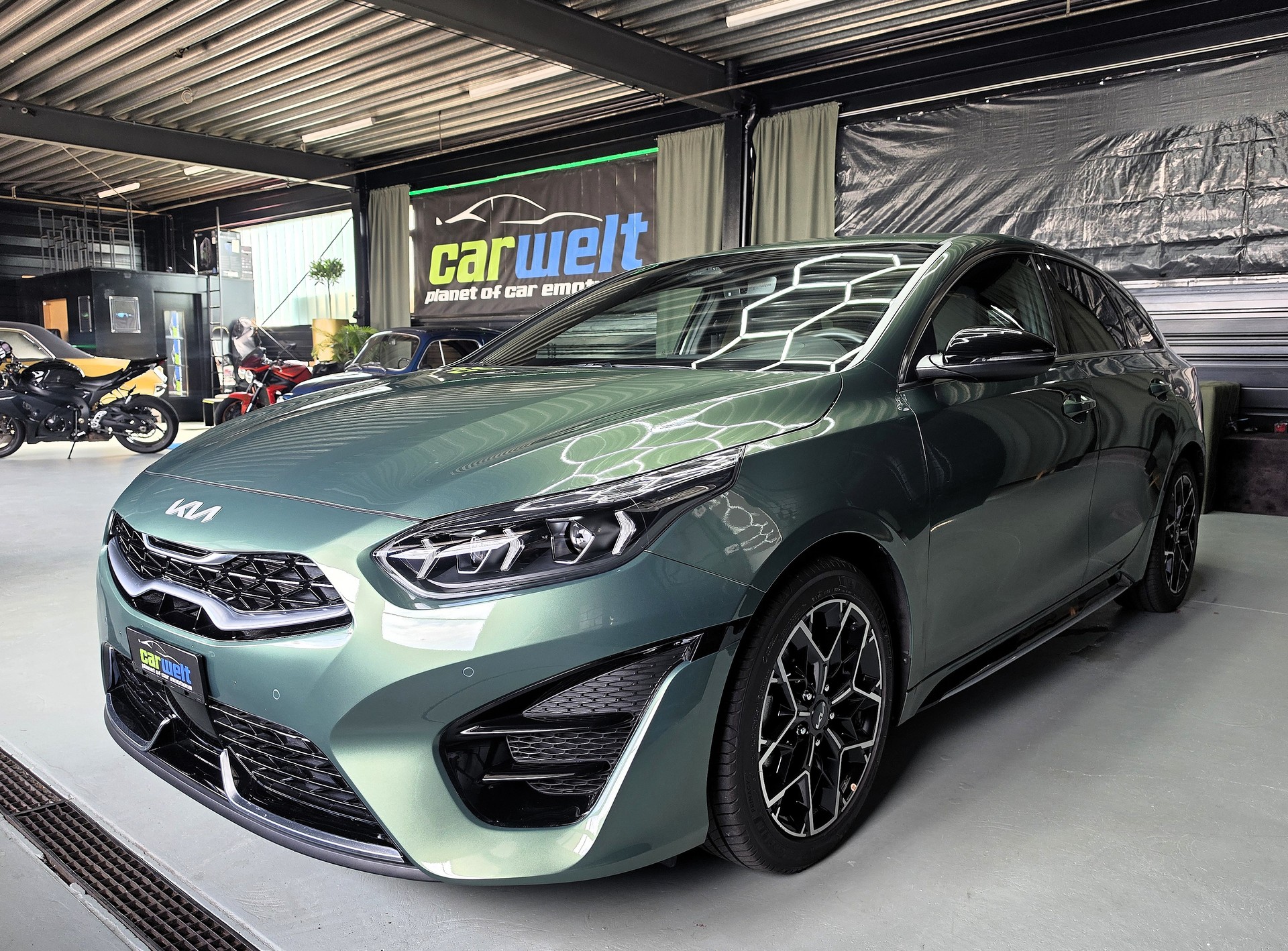 KIA ProCeed 1.5 T-GDi MHEV GT-Line DCT-image-6