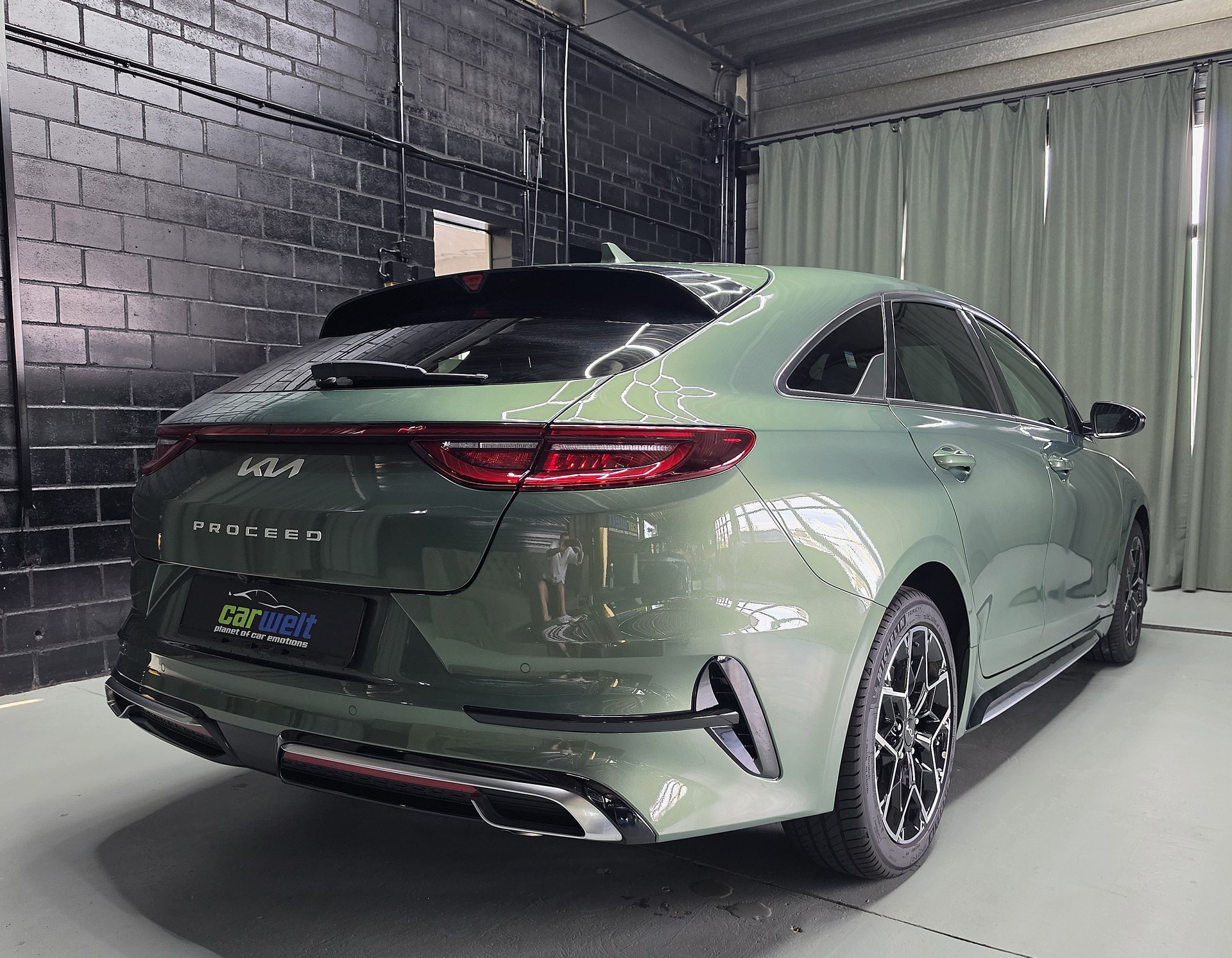 KIA ProCeed 1.5 T-GDi MHEV GT-Line DCT-image-2