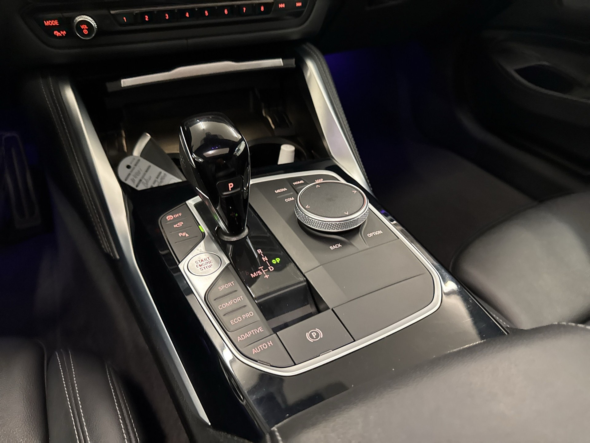 BMW M440i xDrive 48V Coupé Steptronic-image-12