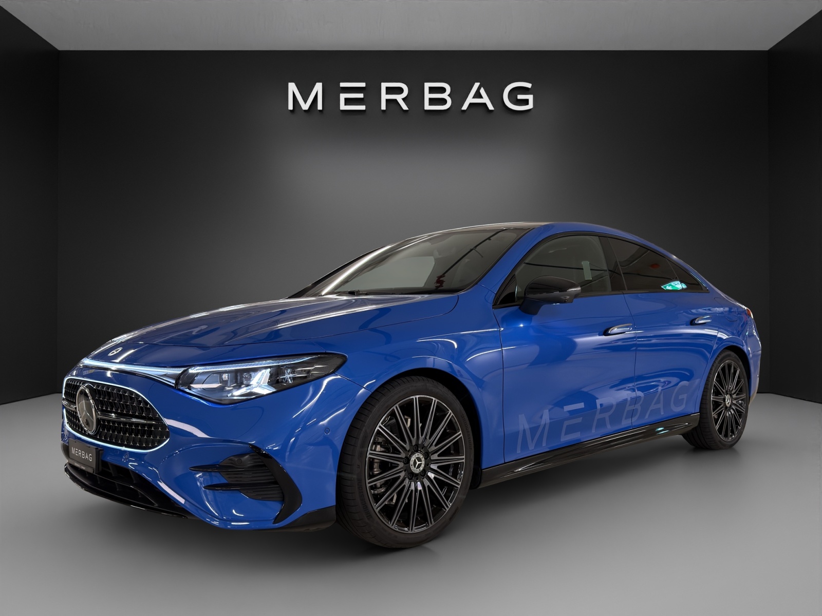 MERCEDES-BENZ CLA 220 8G-DCT 4Matic-image-2