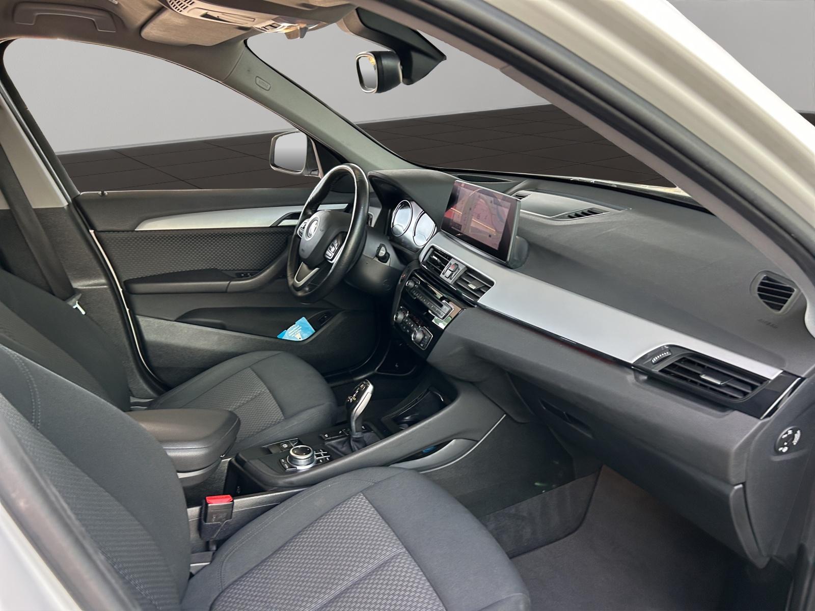 BMW X1 18d xDrive-image-6