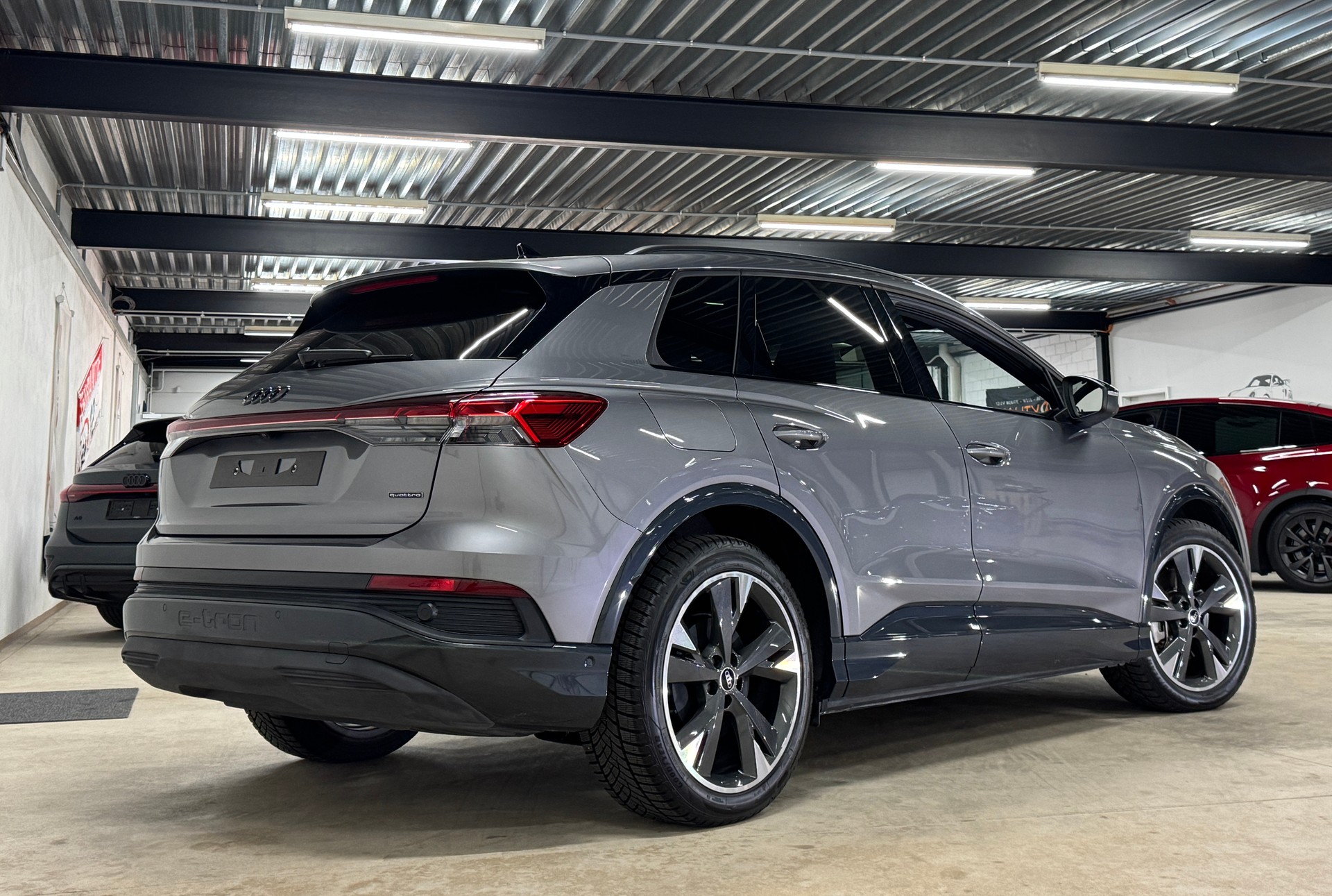 AUDI Q4 e-tron 45 S-Line Edition Swiss Ski quattro 82kWh / TOP-Ausstattung / CH-Fahrzeug-image-4
