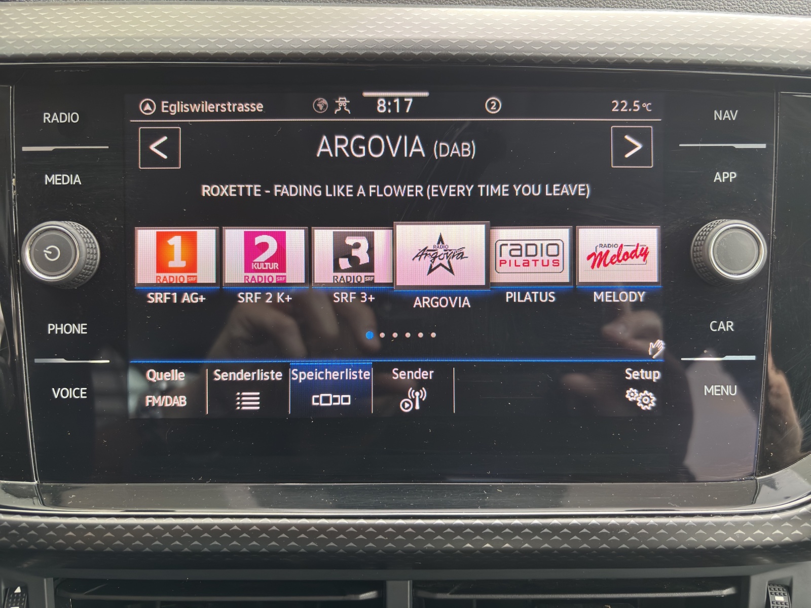 VW T-Cross 1.0 TSI Life DSG mit AHK, Rückfahkamera & Winterräder-image-16