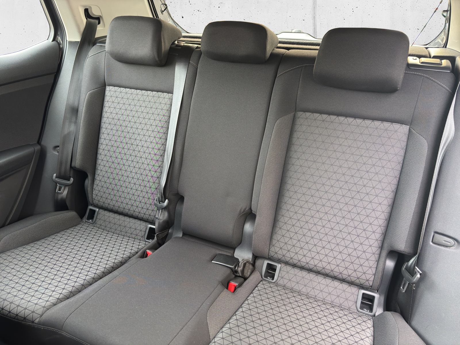VW T-Cross 1.0 TSI Life DSG mit AHK, Rückfahkamera & Winterräder-image-23