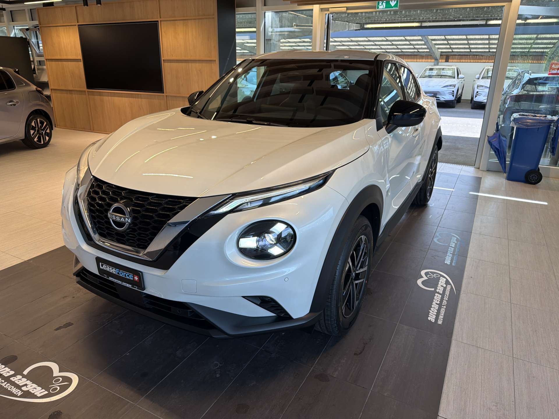 NISSAN Juke 1.0 DIG-T N-Connecta DCT-Automat-image-0