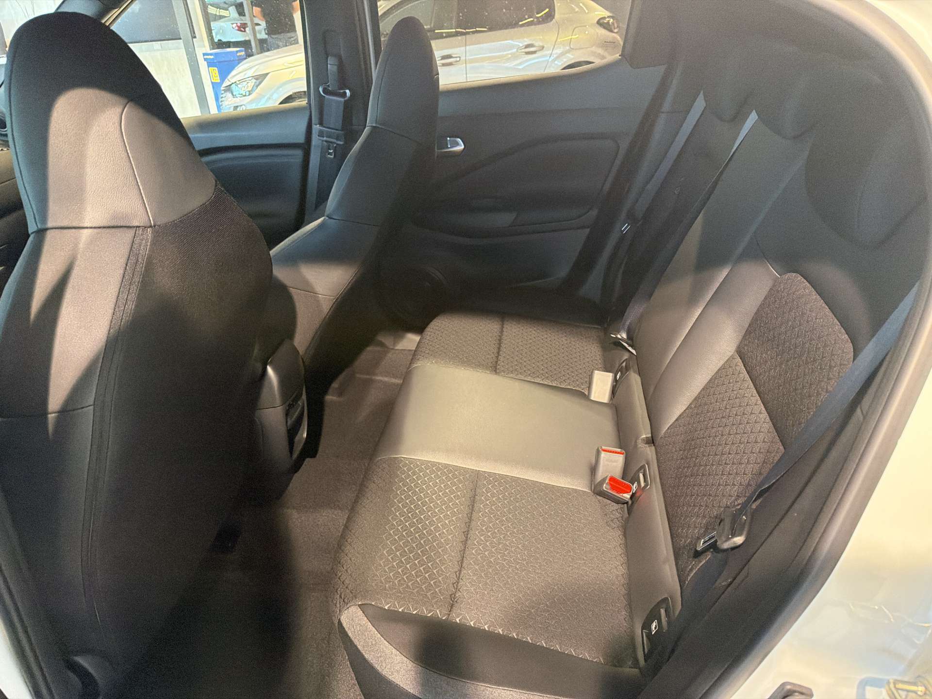 NISSAN Juke 1.0 DIG-T N-Connecta DCT-Automat-image-6