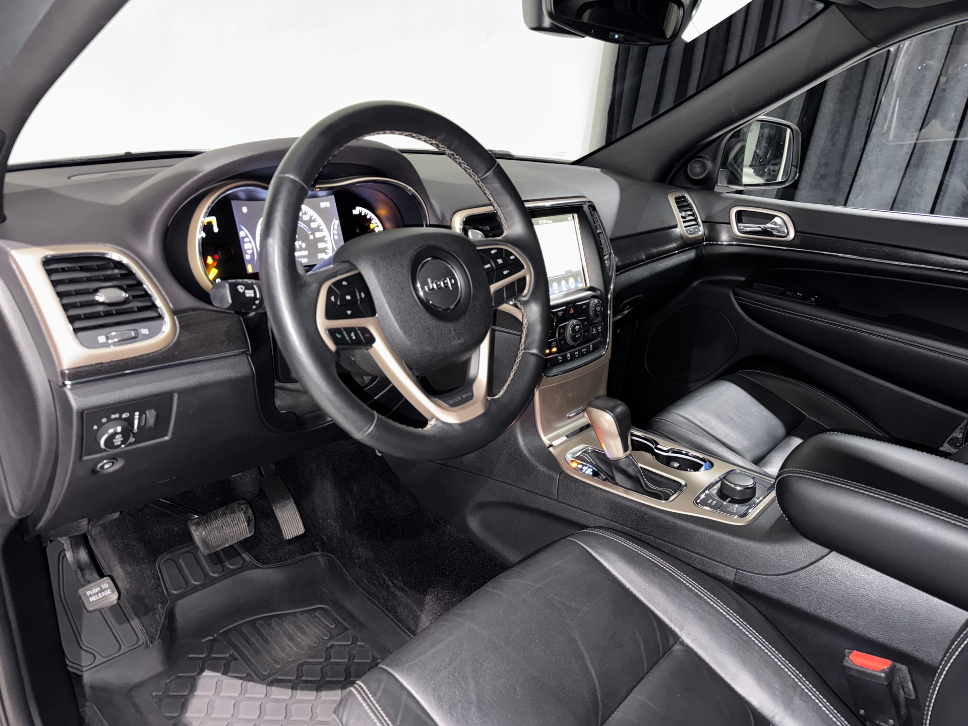 JEEP Grand Cherokee 3.0 CRD Limited Automatic | CH |-image-10