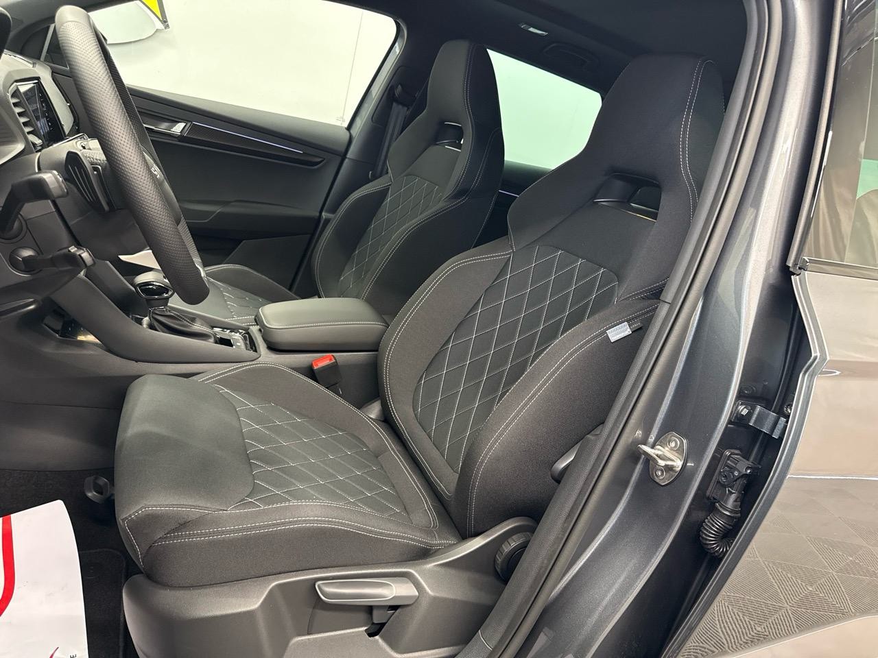 SKODA Karoq 2.0 TSI SportLine 4x4 DSG-image-3