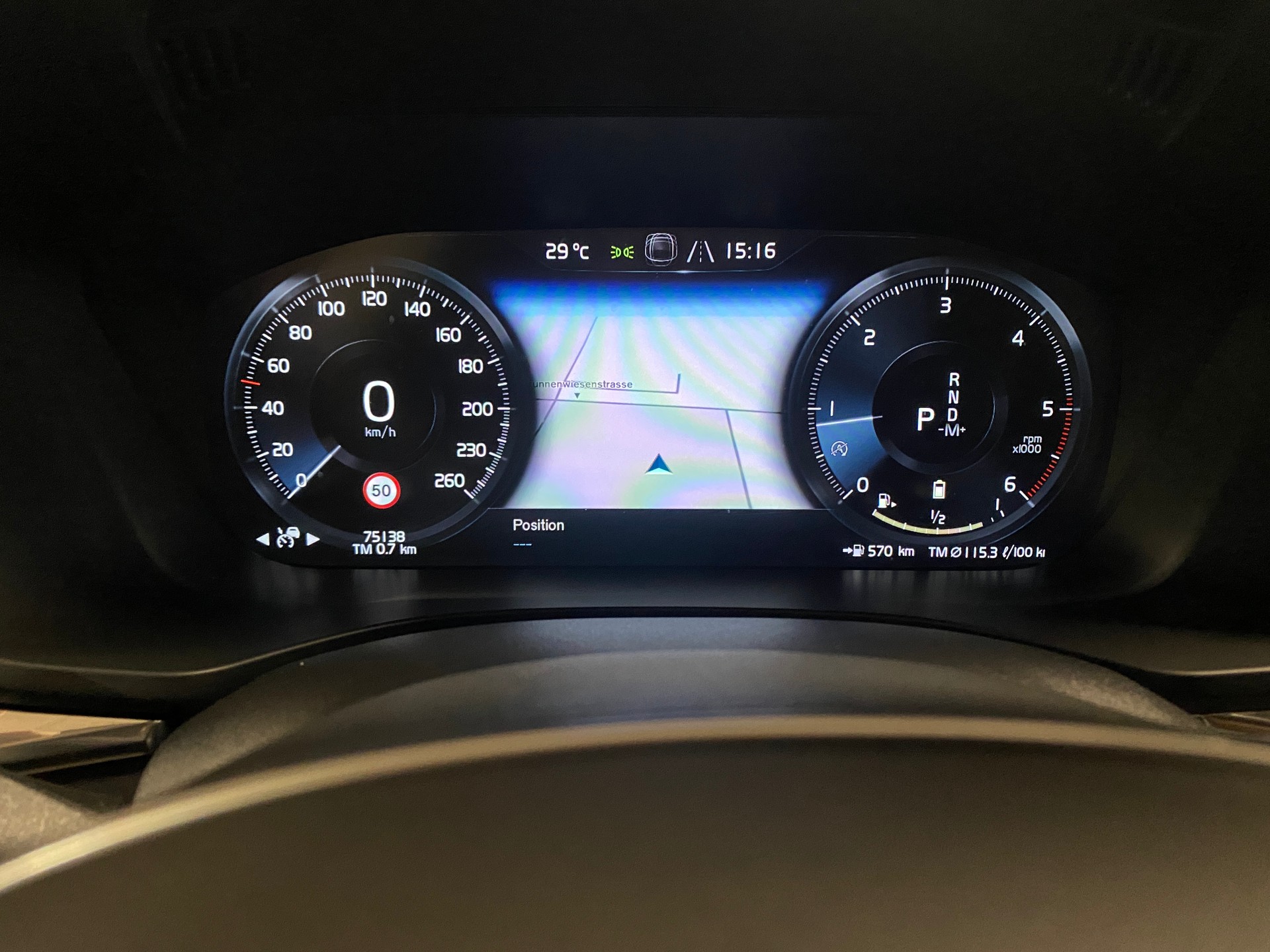VOLVO XC60 2.0 B5 MH Inscription AWD-image-10