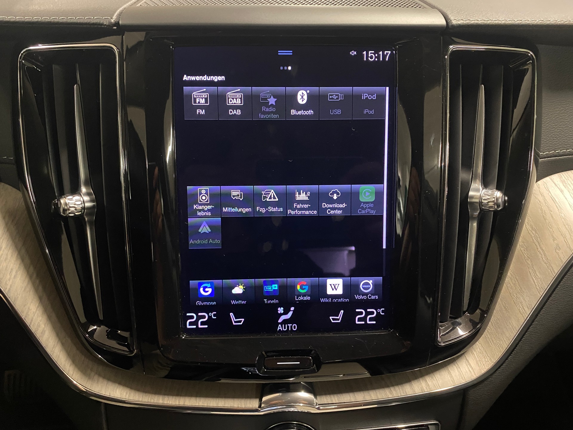 VOLVO XC60 2.0 B5 MH Inscription AWD-image-13