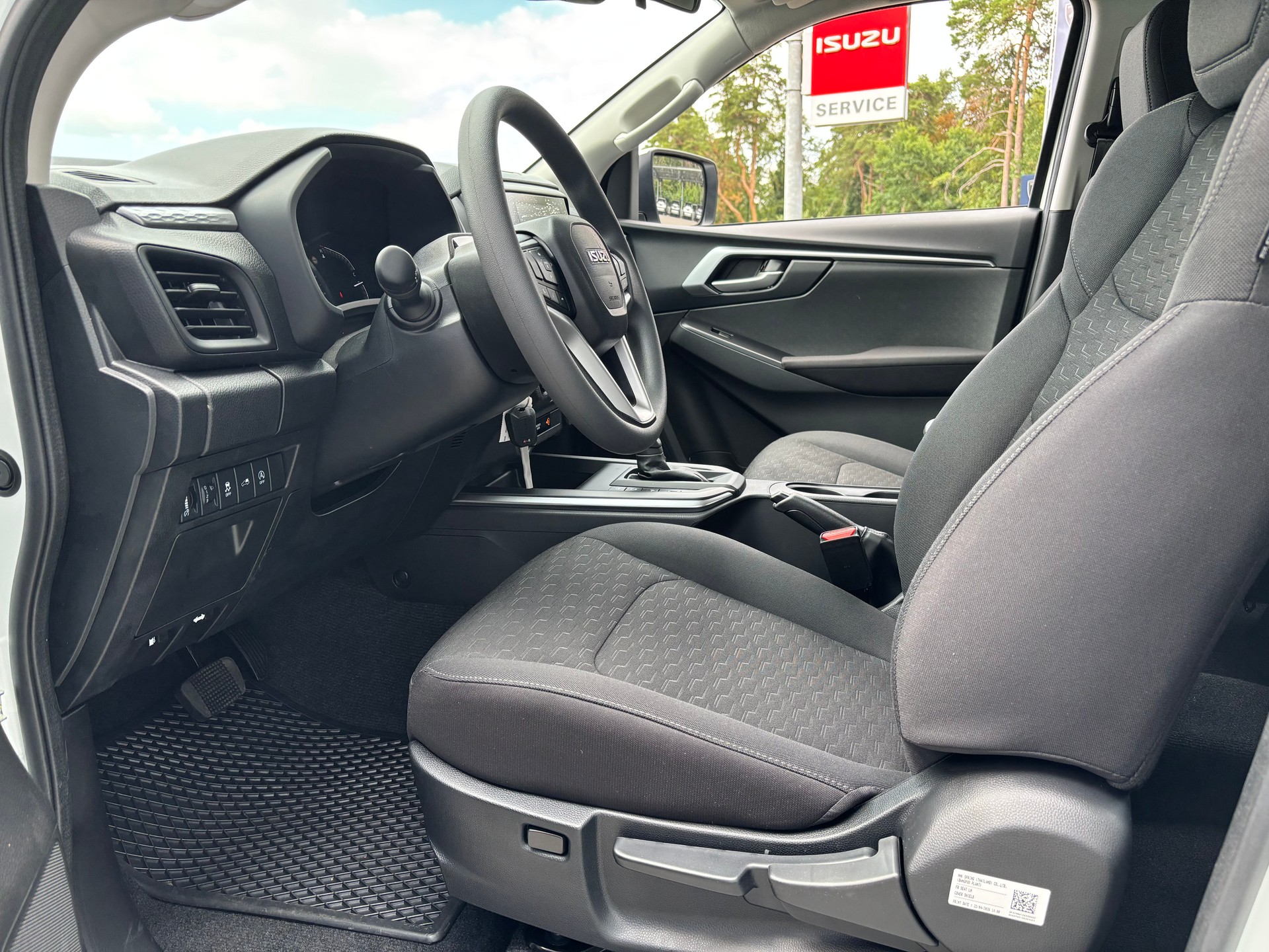 ISUZU D-MAX 2.2 Crew Cab Evolution 4x4 Automat-image-10