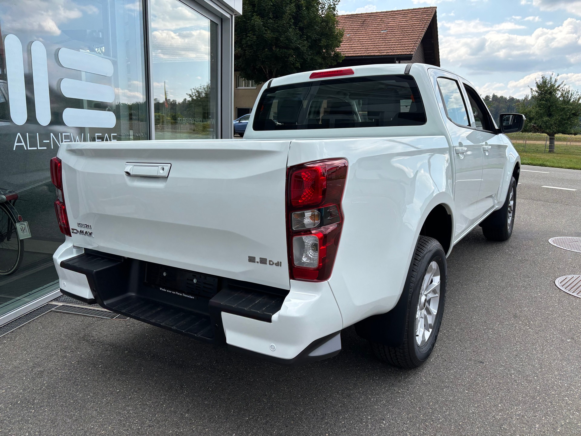 ISUZU D-MAX 2.2 Crew Cab Evolution 4x4 Automat-image-4