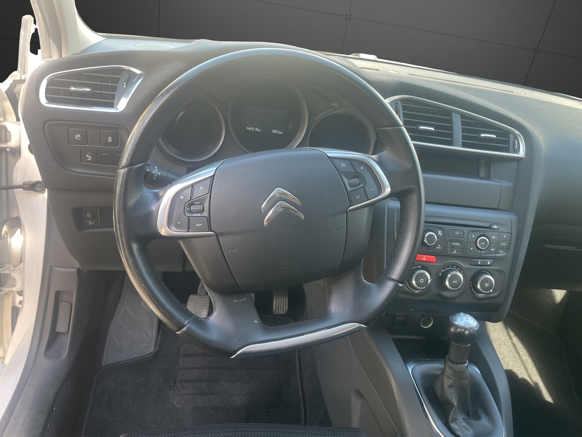 CITROEN C4 1.2 Pure Tech Feel-image-9